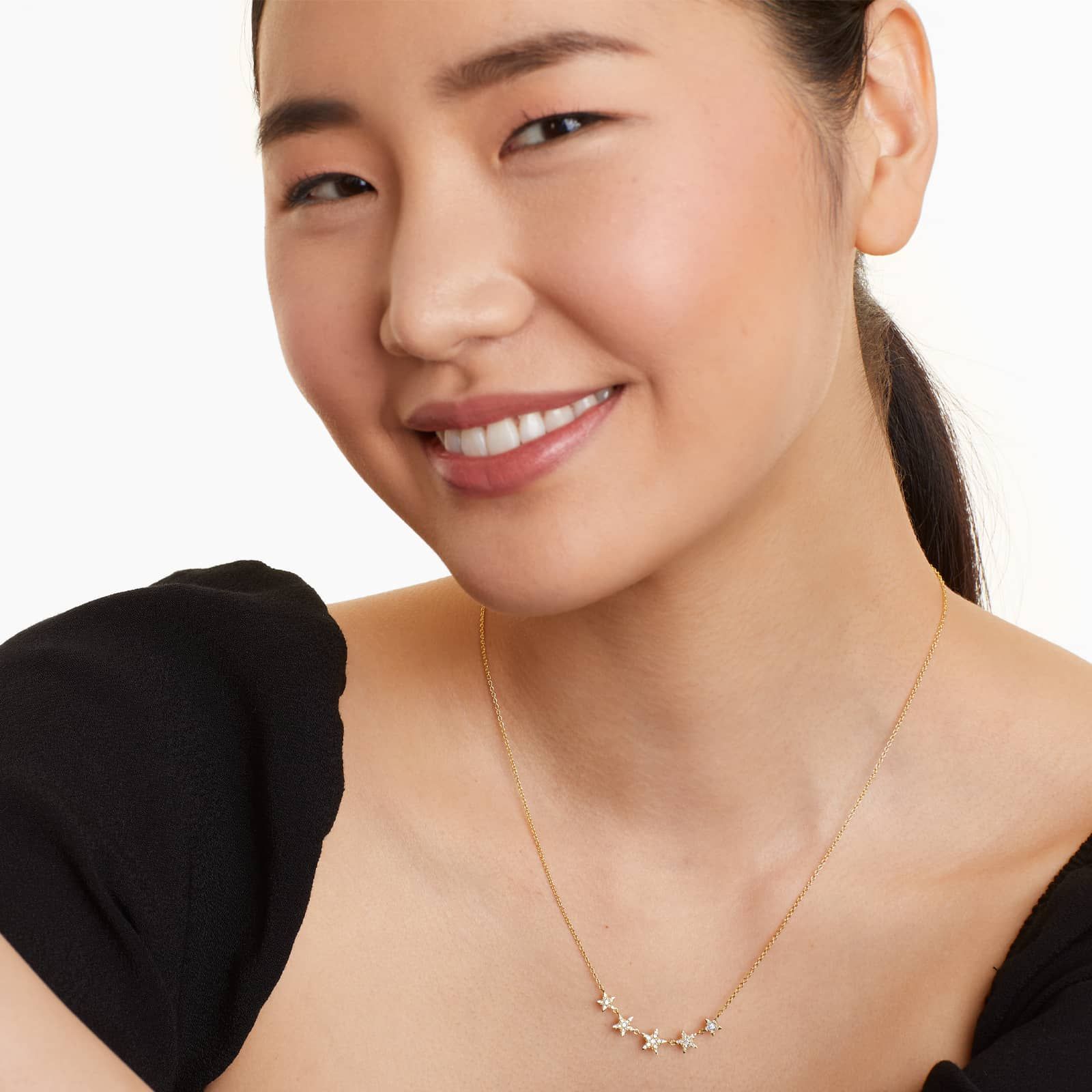 Graduated Diamond Star Necklace In 14K Yellow Gold