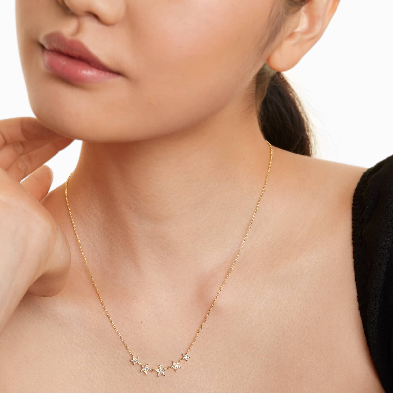 Graduated Diamond Star Necklace In 14K Yellow Gold