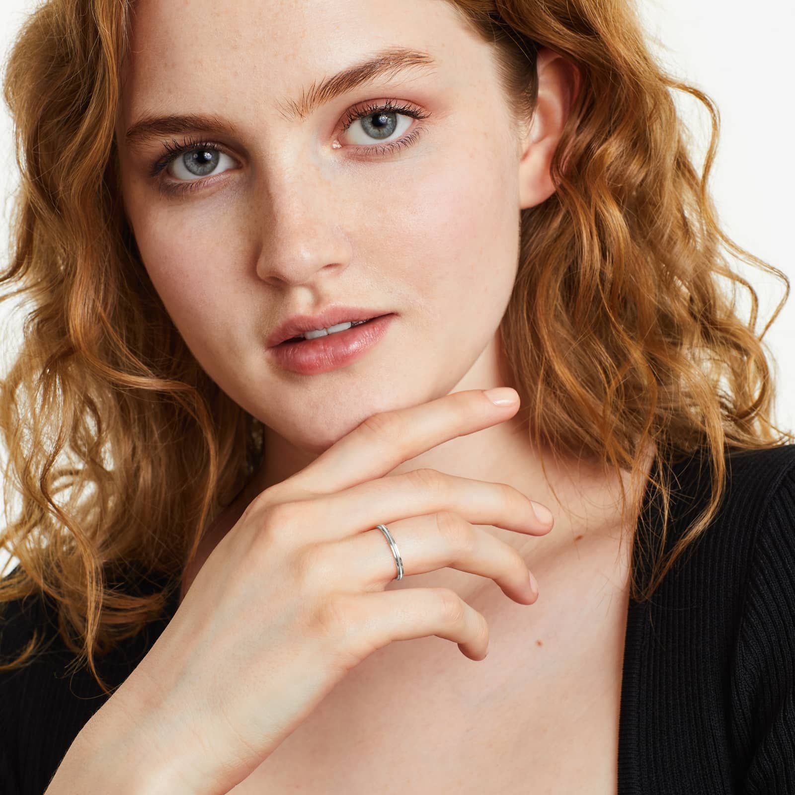 Milgrain Row Ring In 14K White Gold