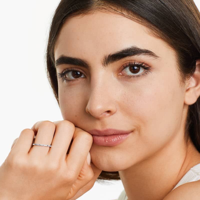 Bar Setting Alternating Round And Baguette Cut Diamond Ring In 14K Yellow Gold