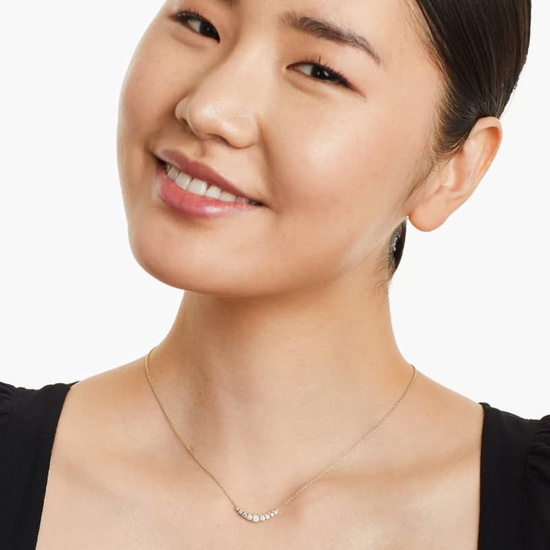 Graduated Diamond Necklace In 14K Yellow Gold