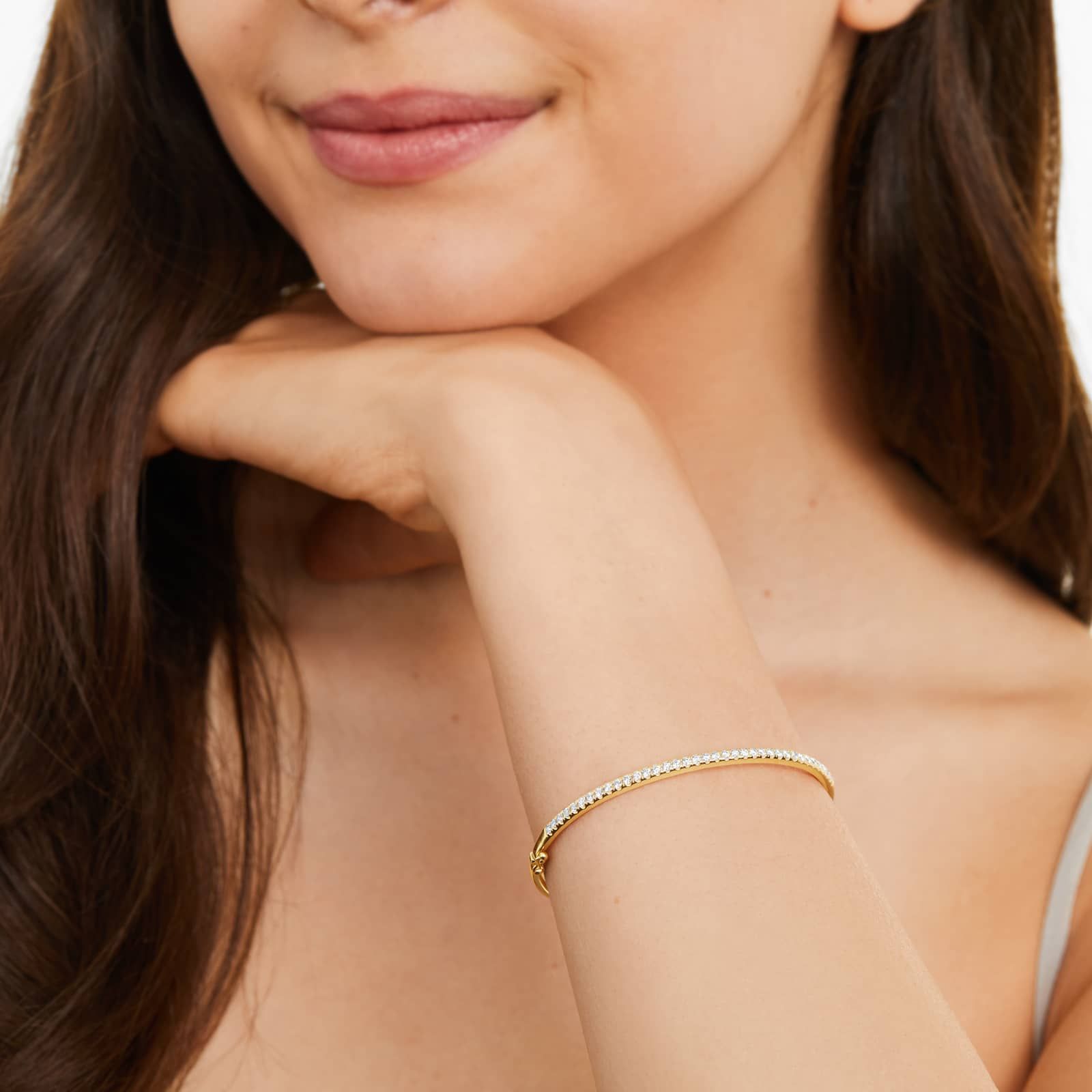14K Yellow Gold Single Row Diamond Bangle Bracelet