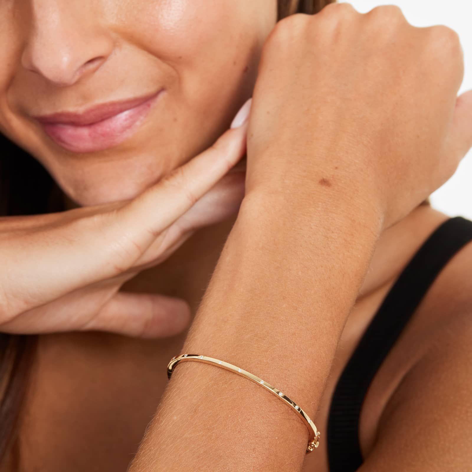 14K Yellow Gold Bezel Diamond Bangle Bracelet