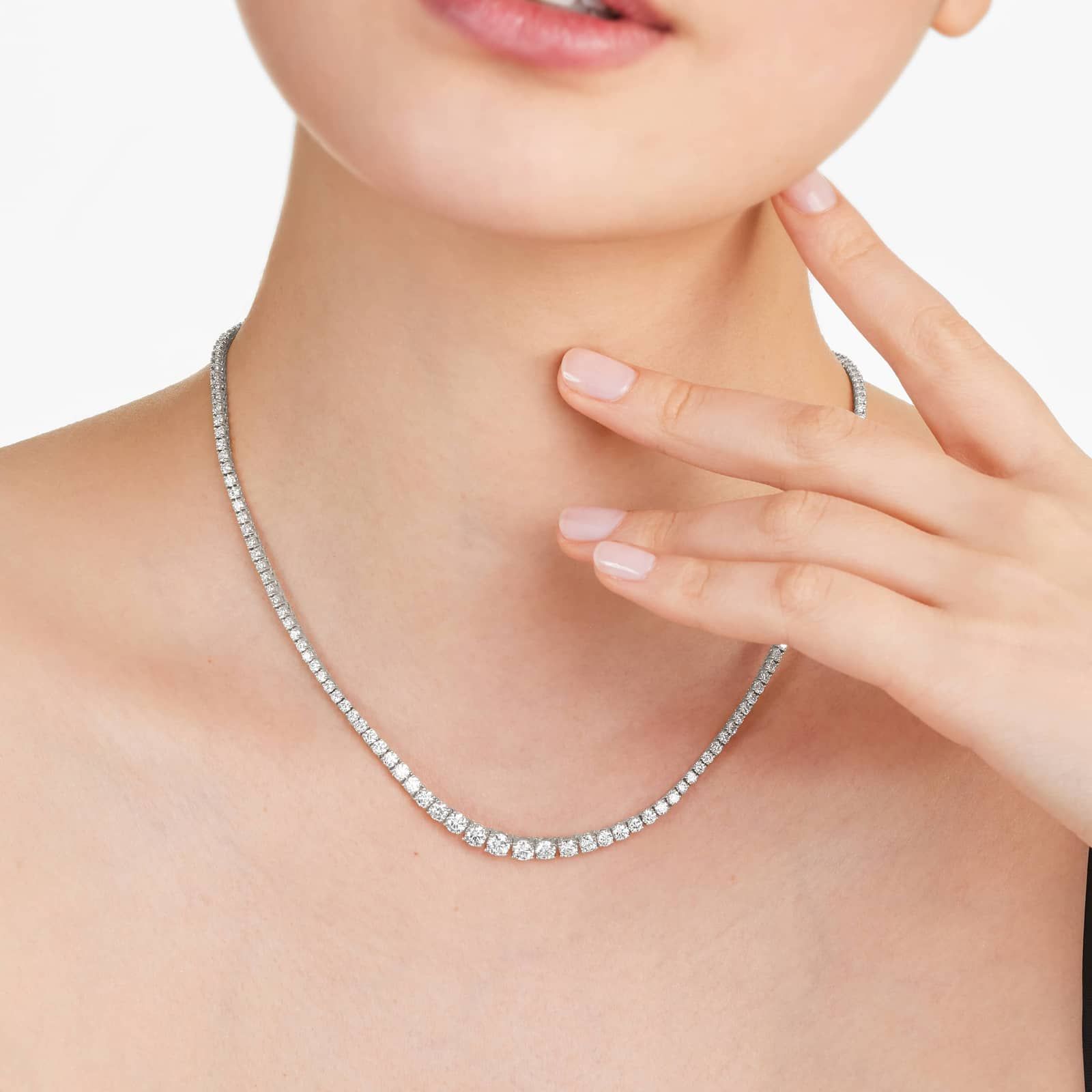 14K White Gold Riviera Tennis Necklace (9.00 CTW)