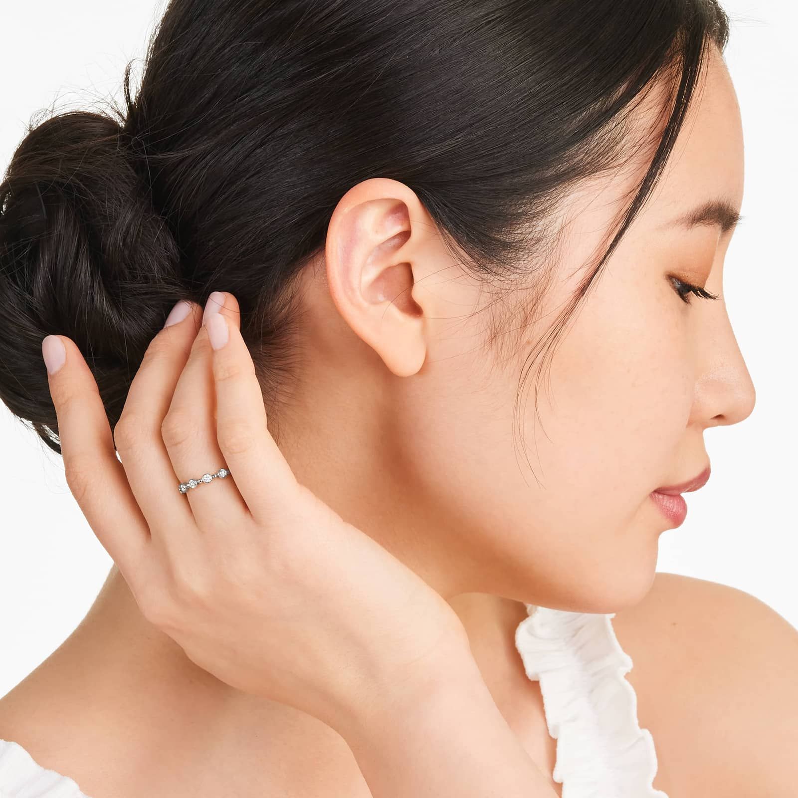 Alternating Bead And Round Bezel Set Diamond Ring In 14K White Gold