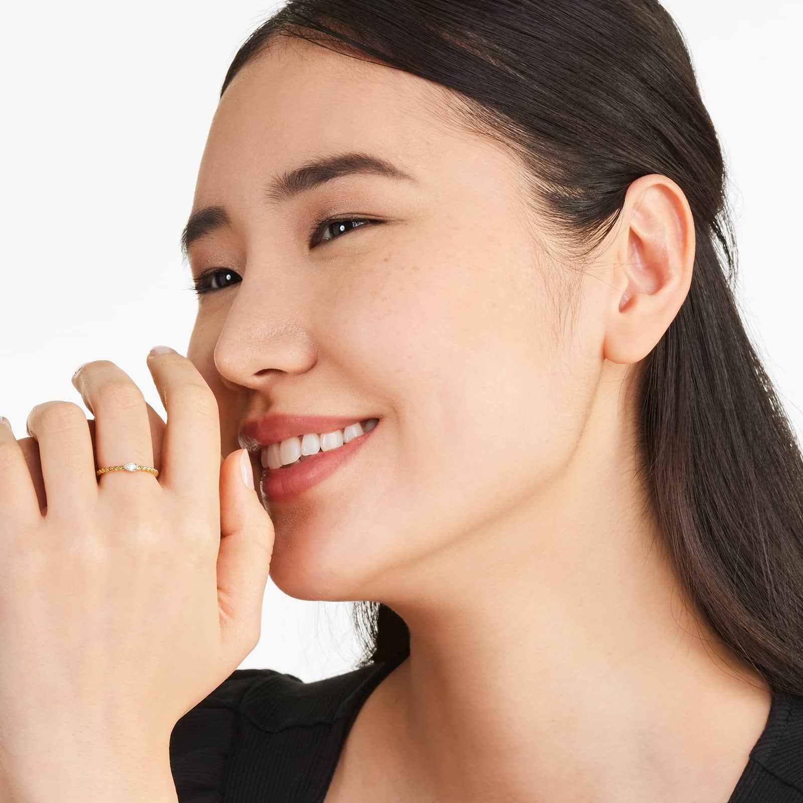 Pear Shape Diamond Solitaire Cable Ring In 14K Yellow Gold