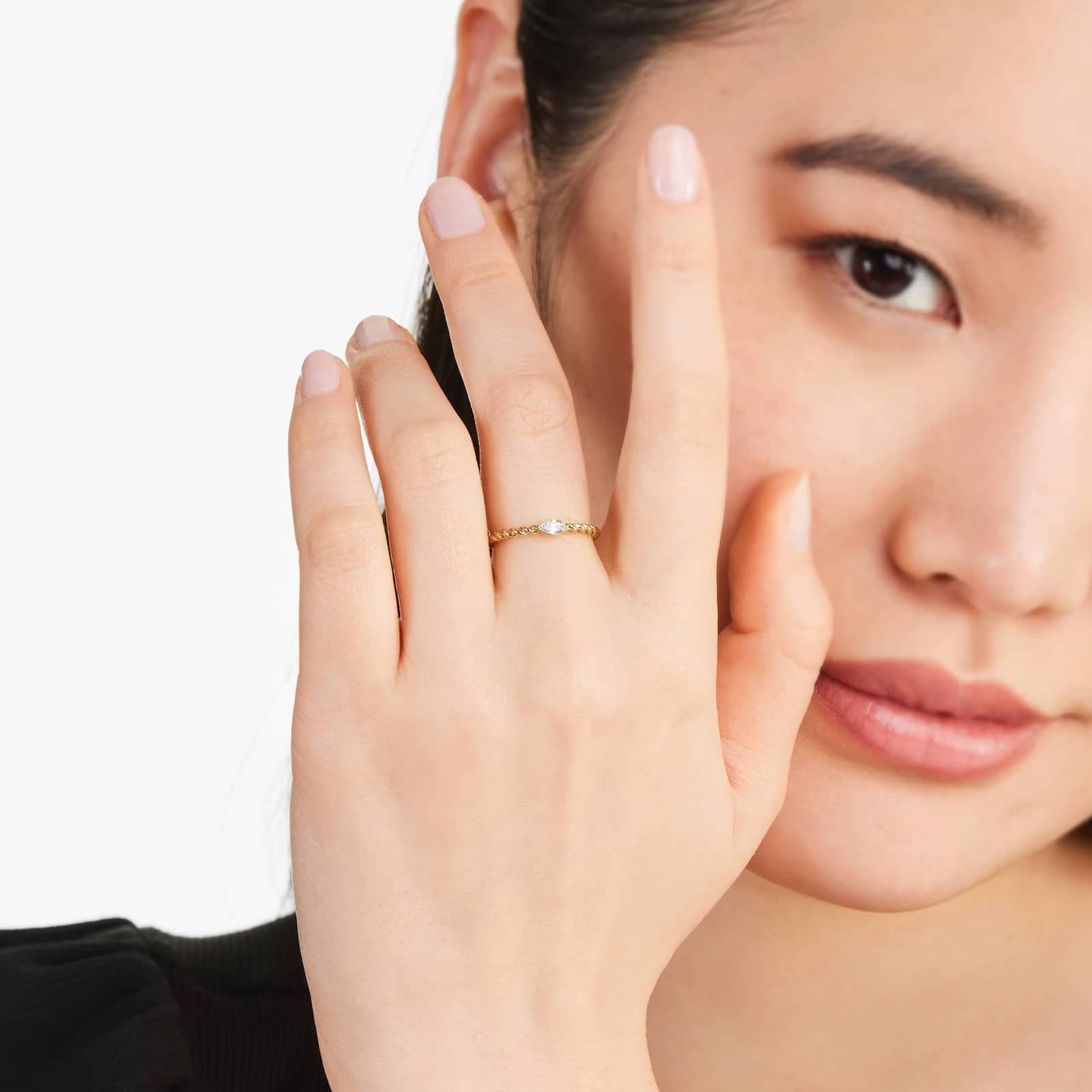 Pear Shape Diamond Solitaire Cable Ring In 14K Yellow Gold