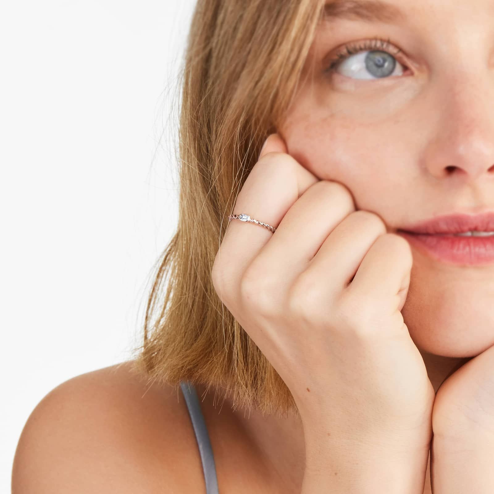 Emerald Cut Diamond Solitaire Cable Ring In 14K Rose Gold