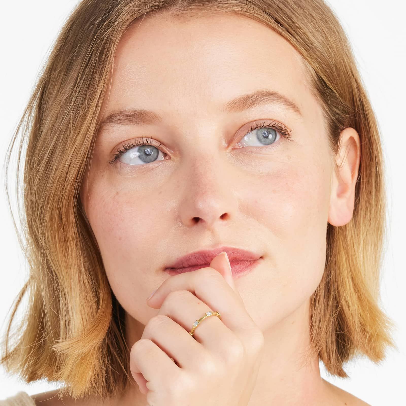 Emerald Cut Diamond Station Ring In 14K Yellow Gold