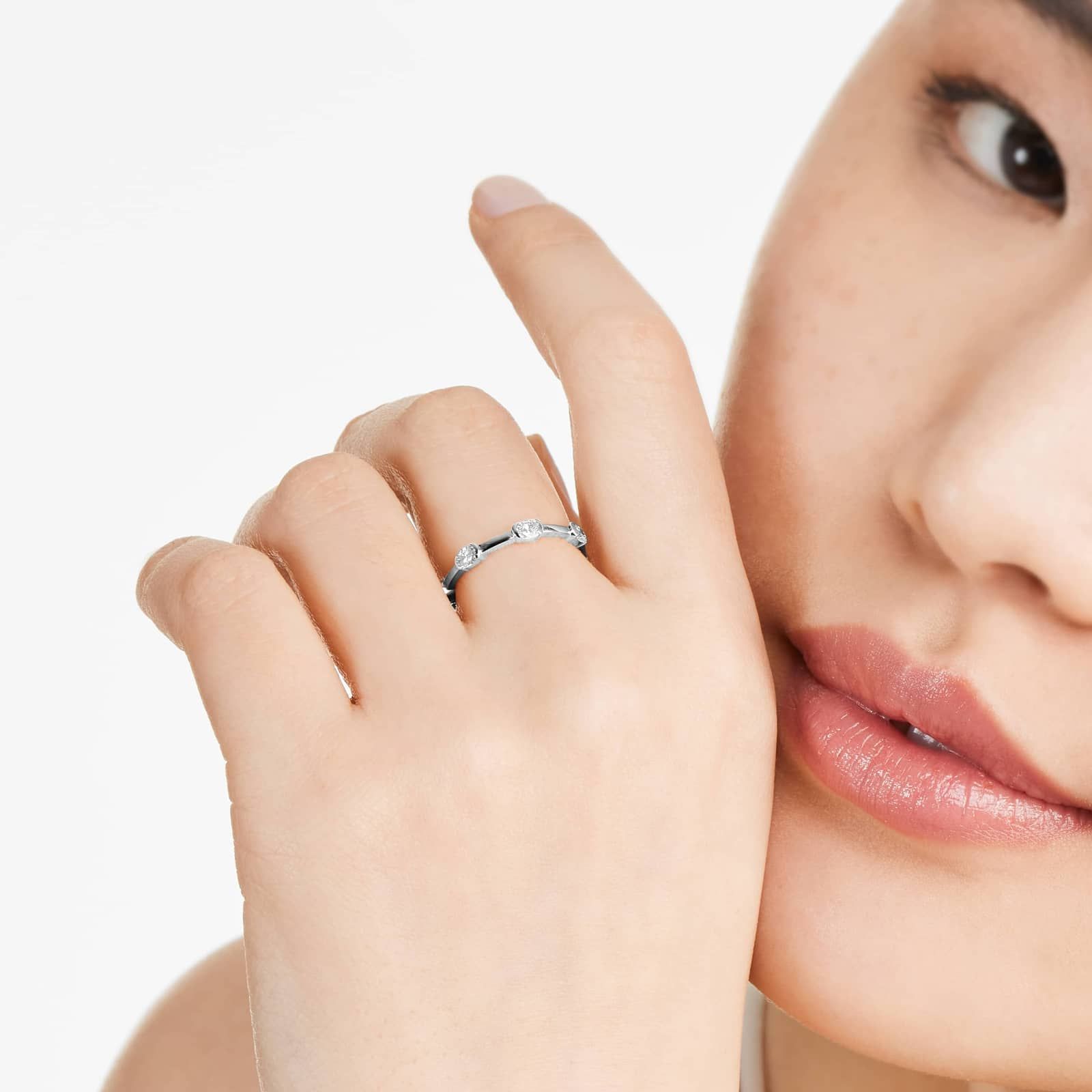 Oval Cut Diamond Station Ring In 14K White Gold