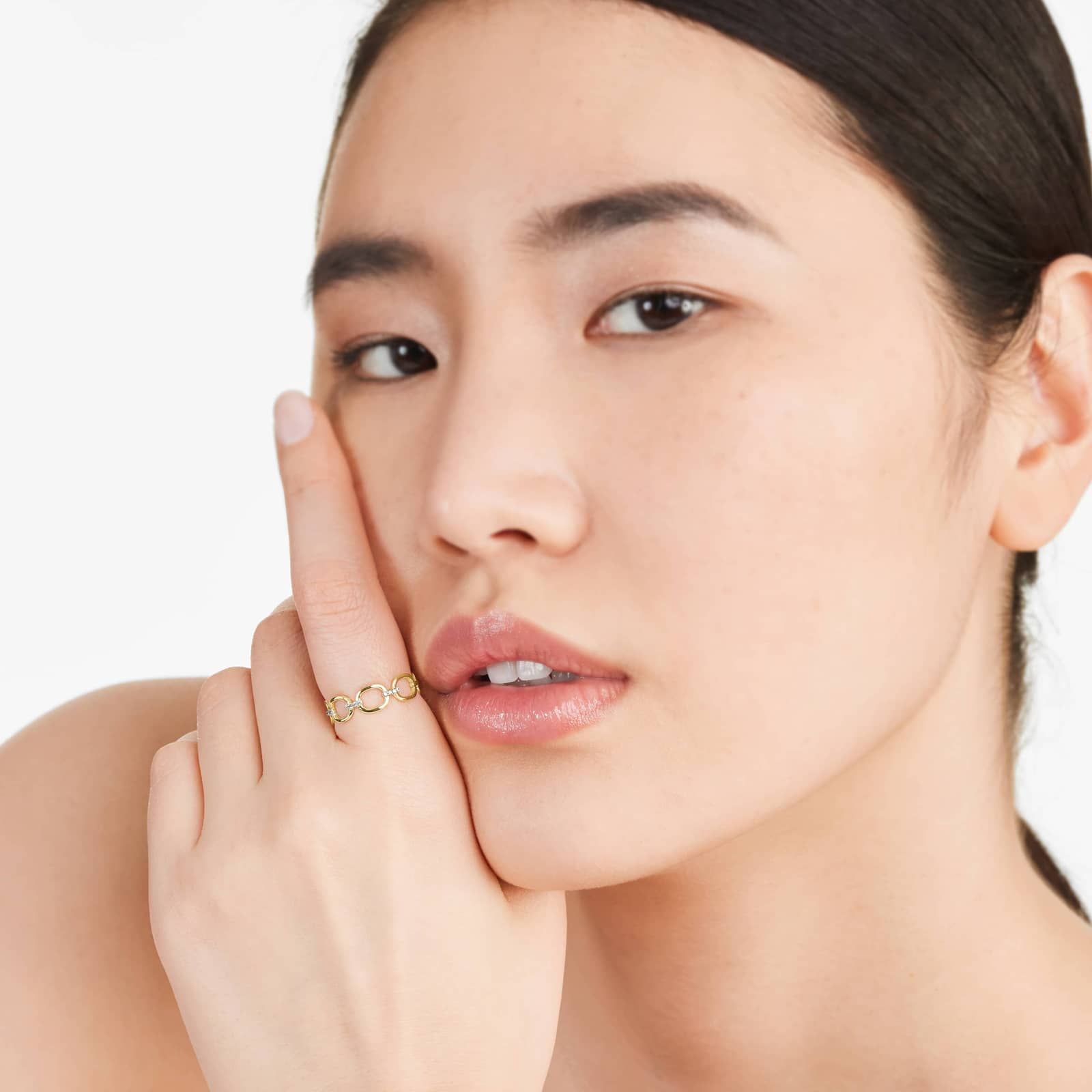 Oval Link Dash Diamond Ring In 14K Yellow Gold