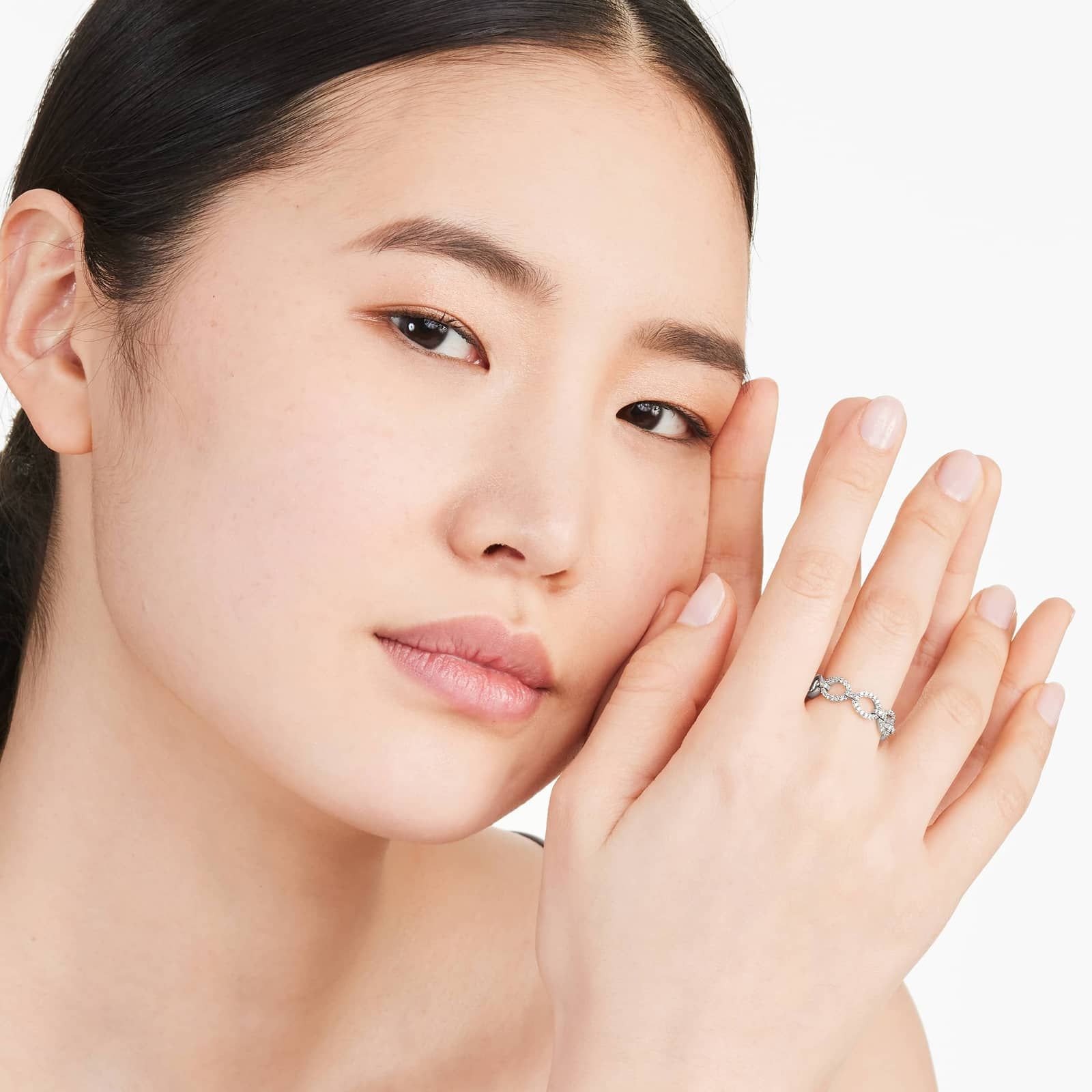 Diamond Chain Ring In 14K White Gold