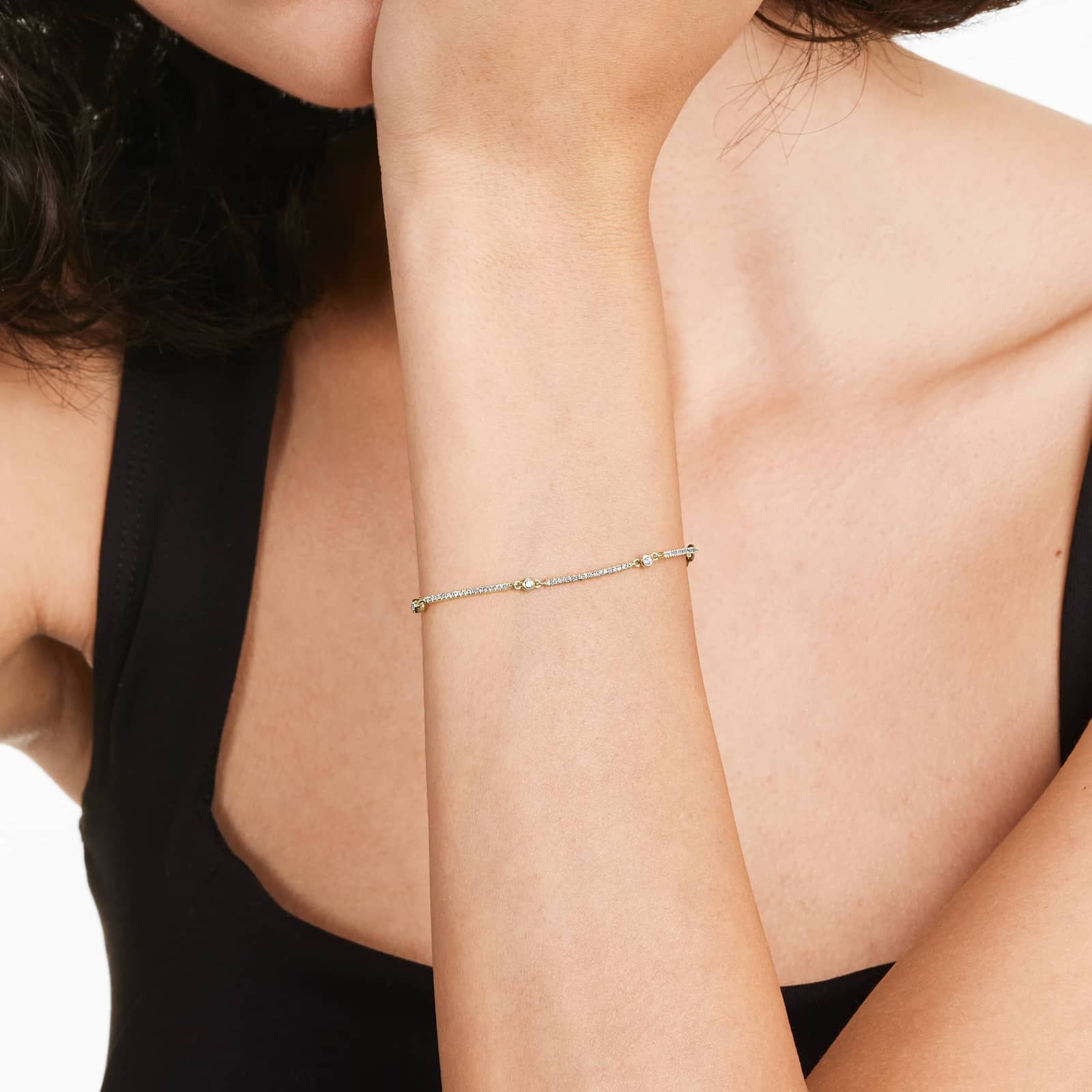 Bar Diamond Bracelet In 14K Yellow Gold