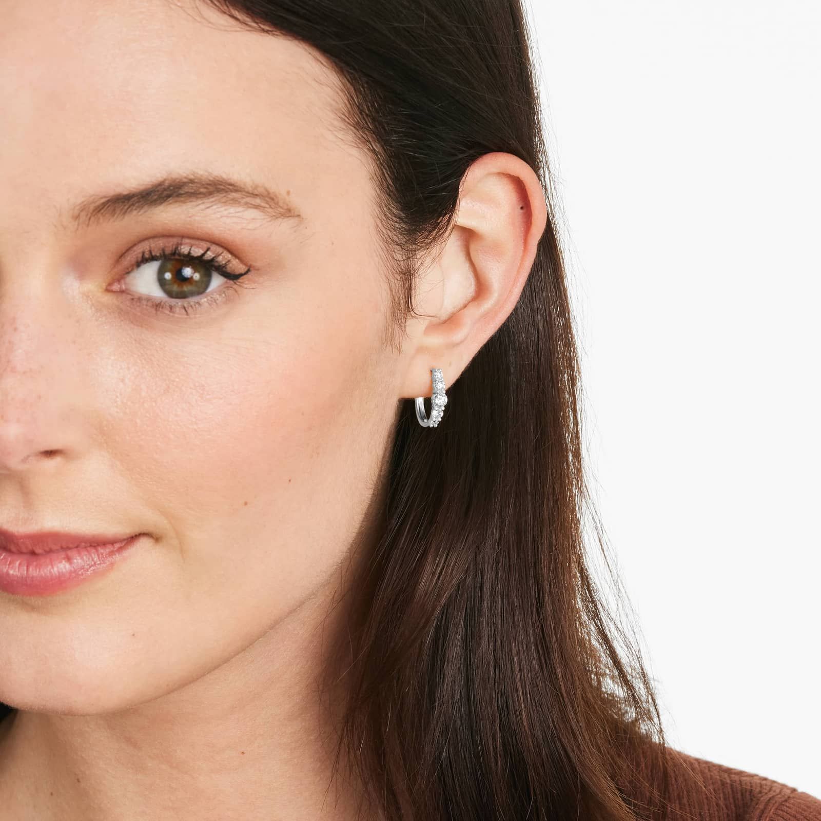 14K White Gold Graduating Lab-Grown Diamond Hoop Earrings