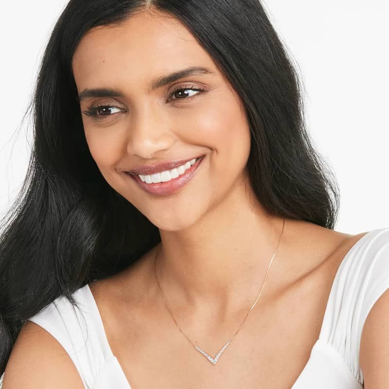 Lab-Grown Diamond Graduated V Shape Bar Necklace In 14K Rose Gold
