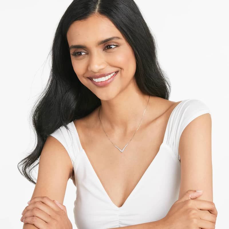 Lab-Grown Diamond Graduated V Shape Bar Necklace In 14K White Gold