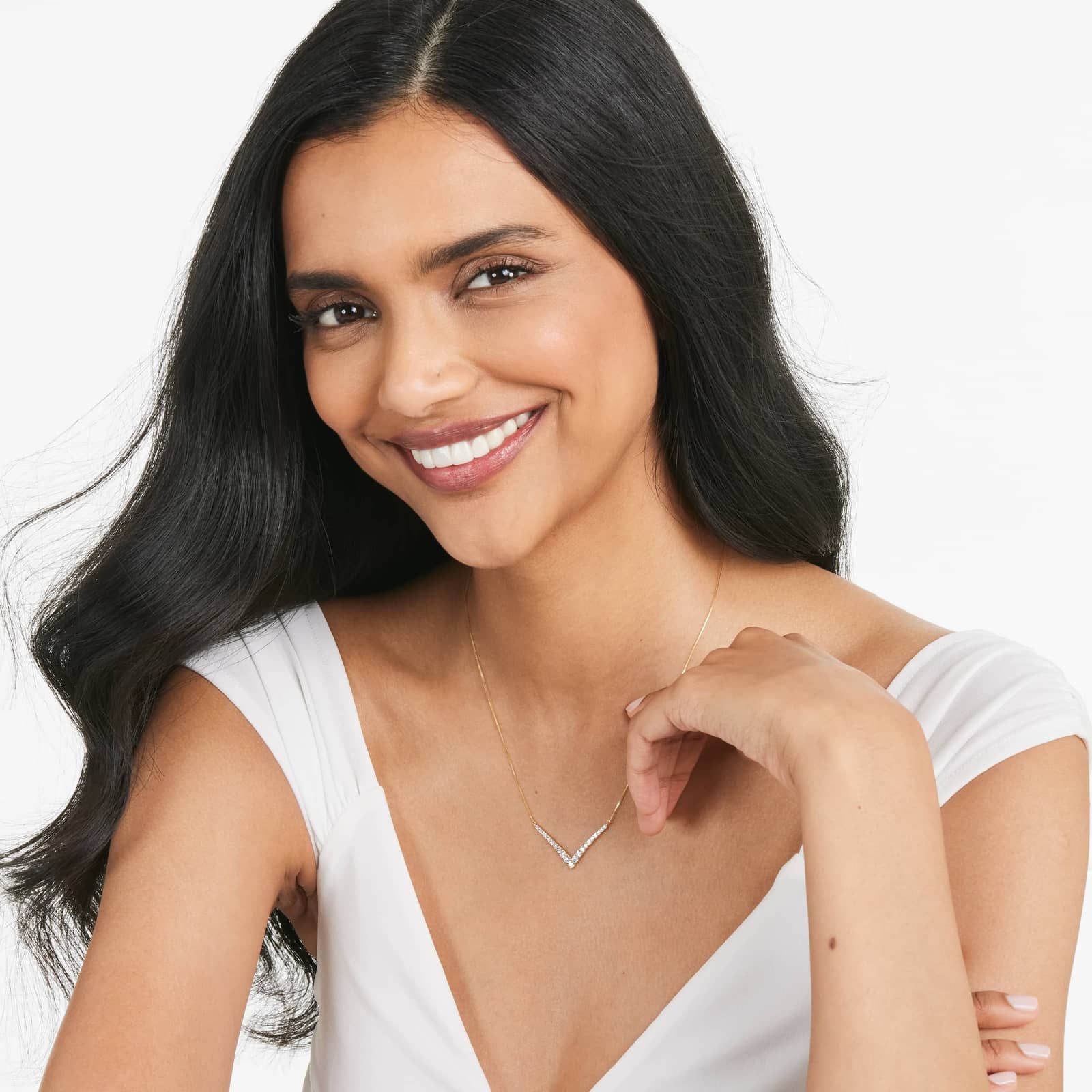 Lab-Grown Diamond Graduated V Shape Bar Necklace In 14K Yellow Gold