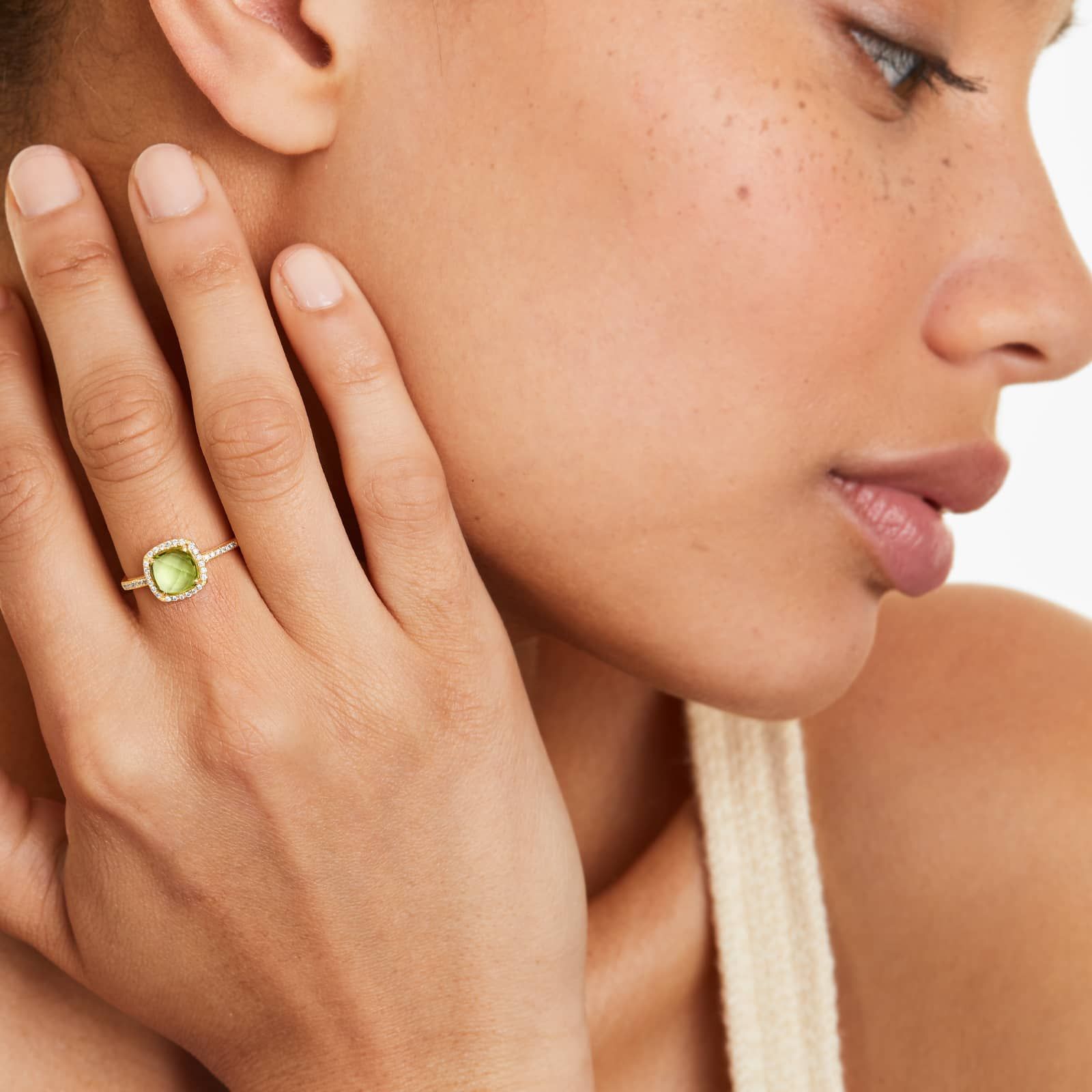 14k Yellow Gold Cushion Halo Peridot and Diamond Ring (7.0x7.0mm)