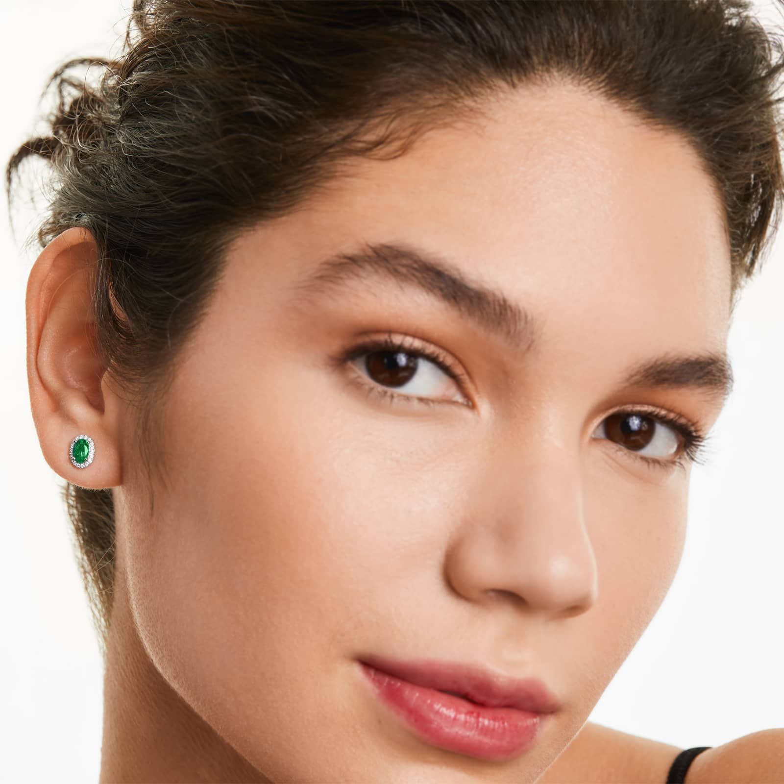 Oval Cut Emerald And Diamond Halo Earrings In 18K White Gold