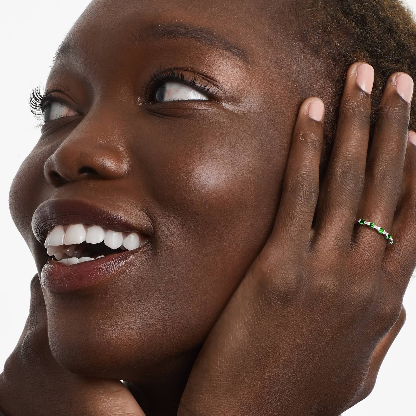 Vintage Bow Tie Shaped Stations Alternating Tsavorite And Diamond Ring In 14K White Gold