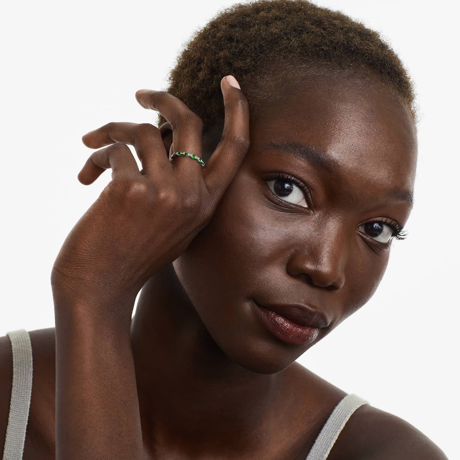 Vintage Bow Tie Shaped Stations Alternating Tsavorite And Diamond Ring In 14K White Gold