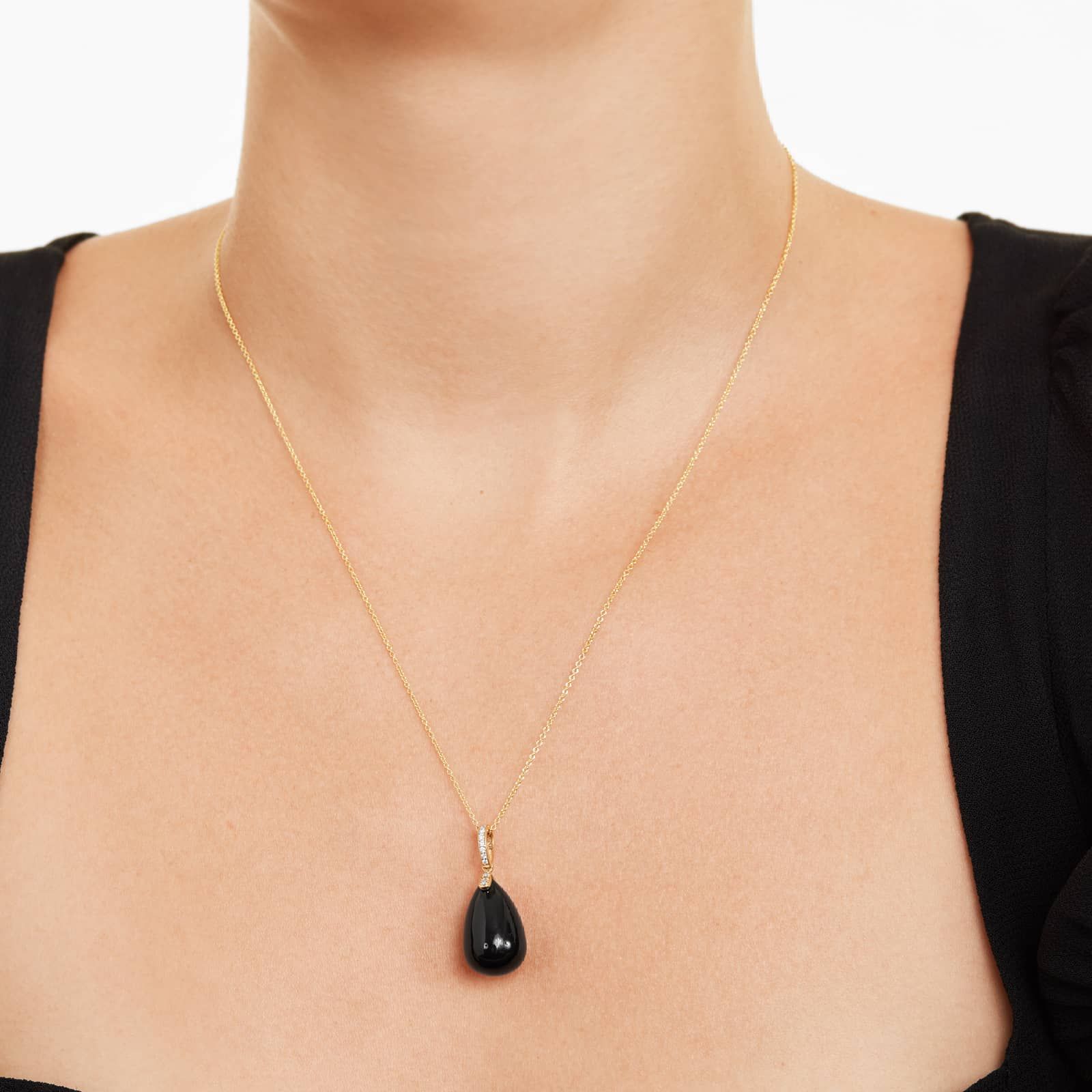 18K Yellow Gold Onyx and Diamond Drop Necklace (12.0x19.0mm)