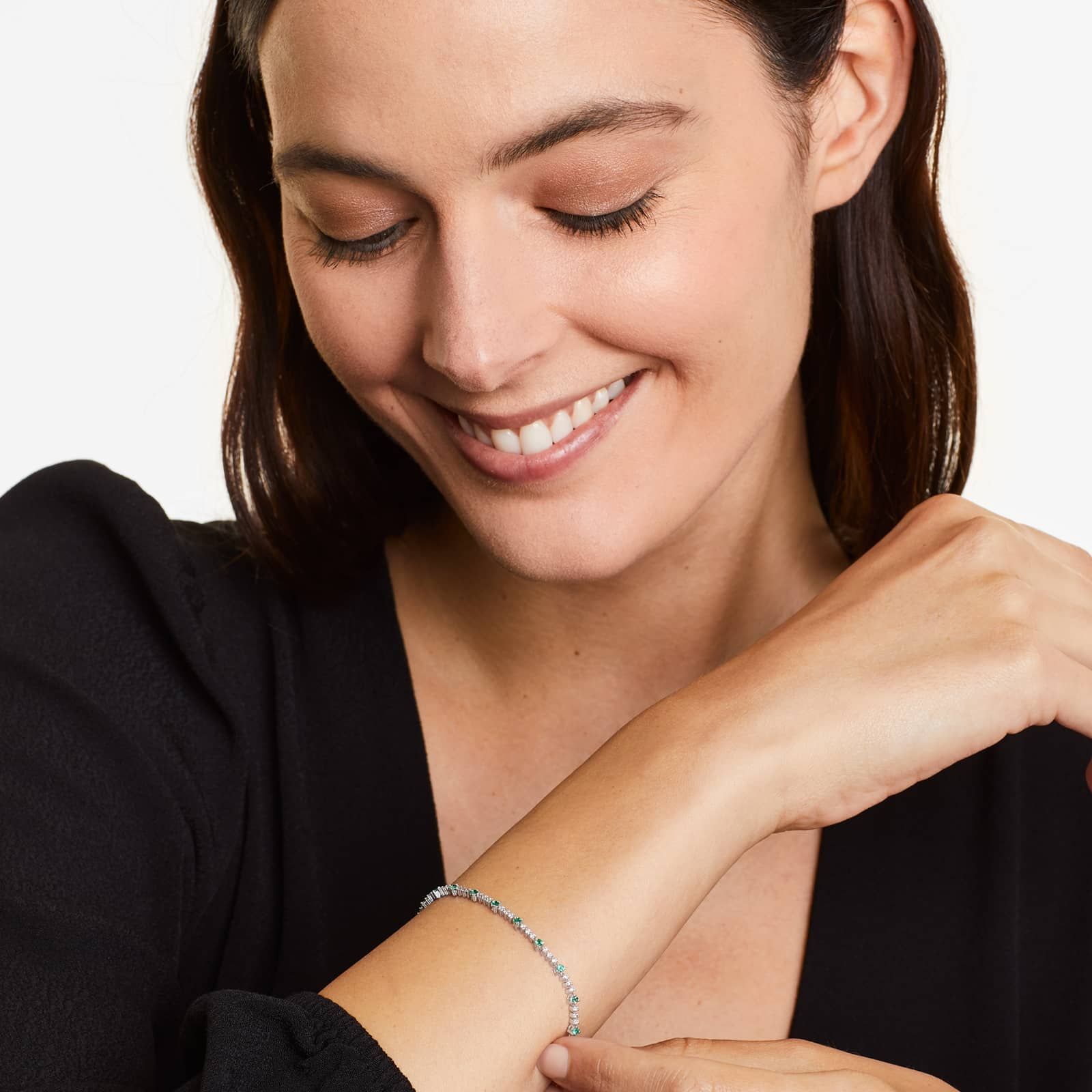 14K White Gold Perpetual Diamond and Emerald Tennis Bracelet