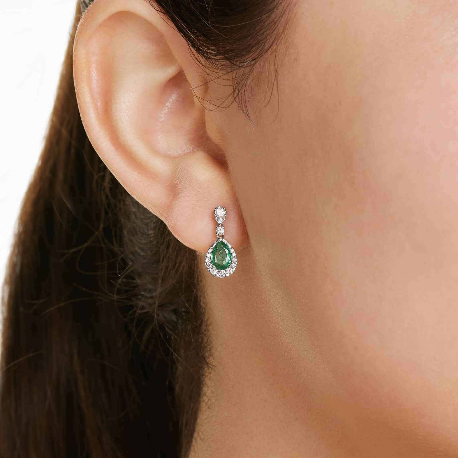 14K White Gold Regal Drop Emerald Necklace