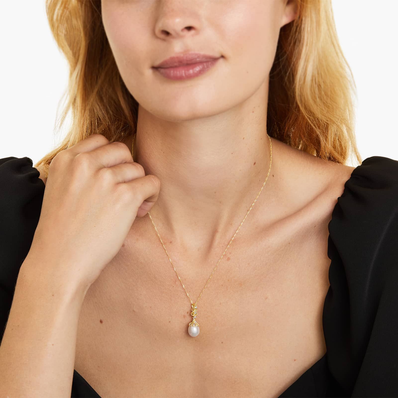 14K Yellow Gold Vintage Inspired Freshwater Cultured Pearl and Diamond Drop Necklace (9.0-9.5mm)