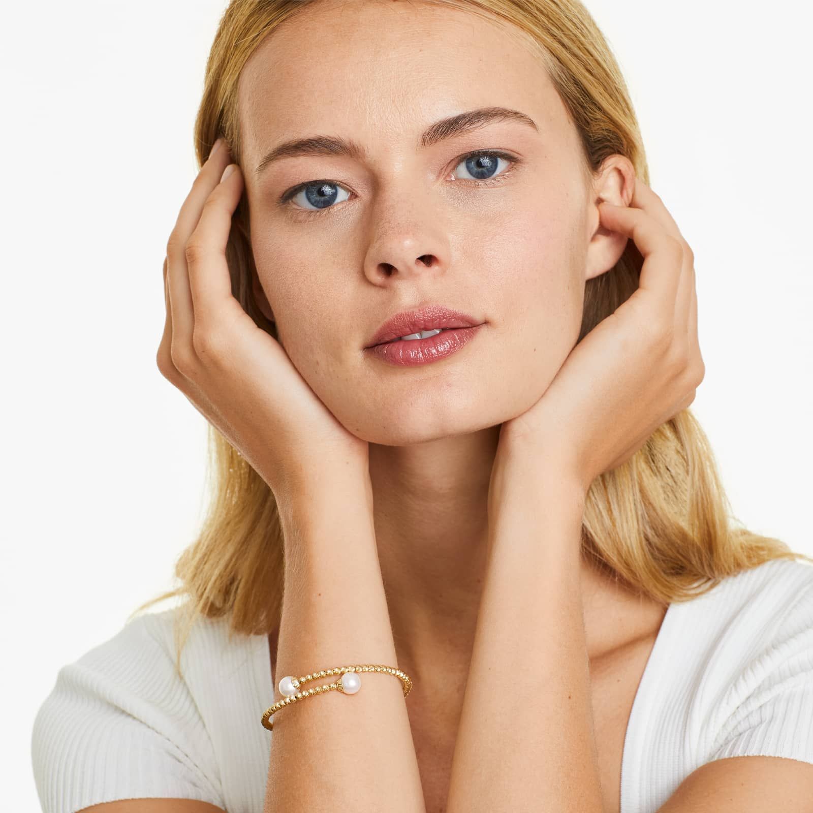 Freshwater Cultured Pearl and Textured Brilliance Bead Bangle Bracelet In 14K Yellow Gold