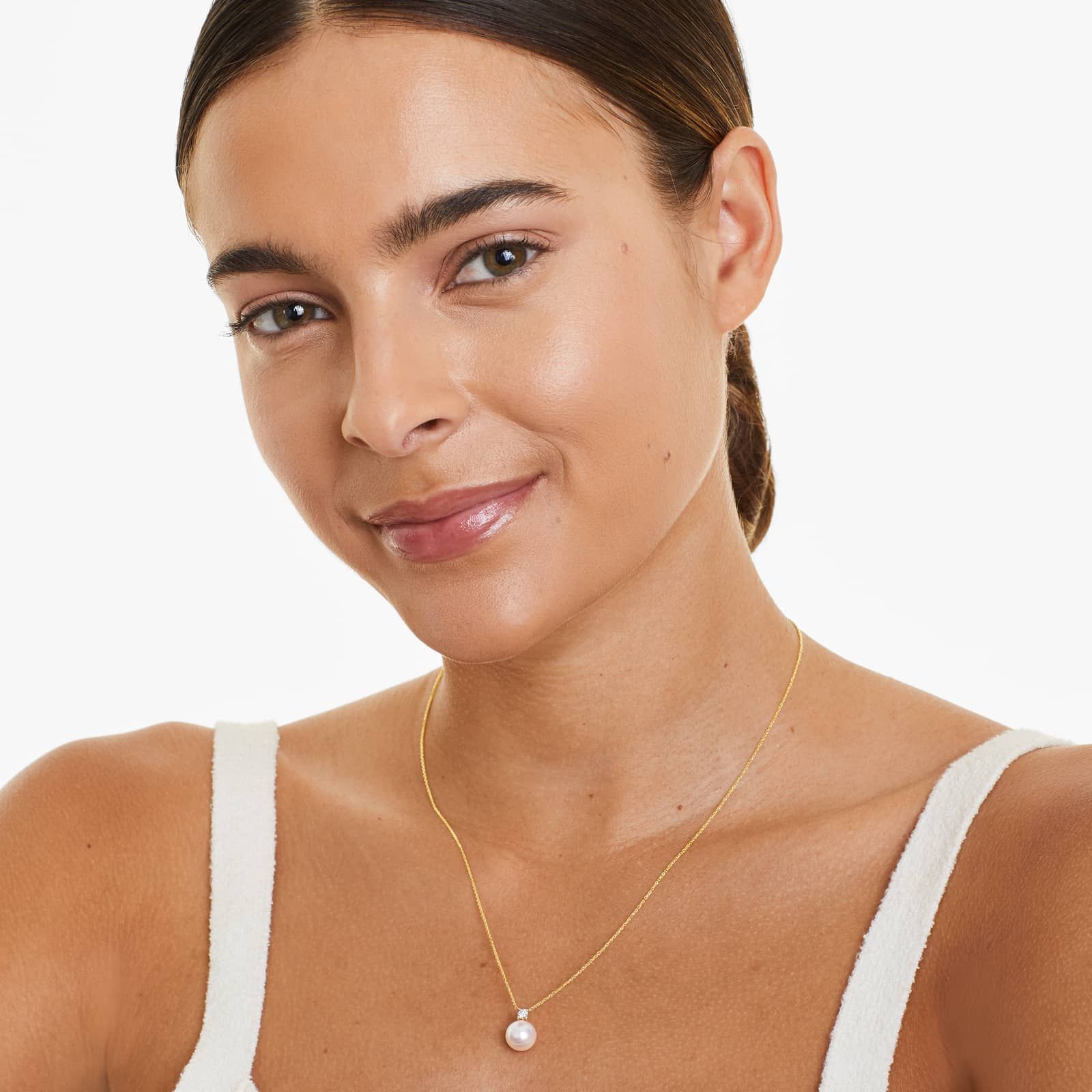 14K Yellow Gold Freshwater Cultured Pearl and Diamond Necklace (8.5-9.0mm)