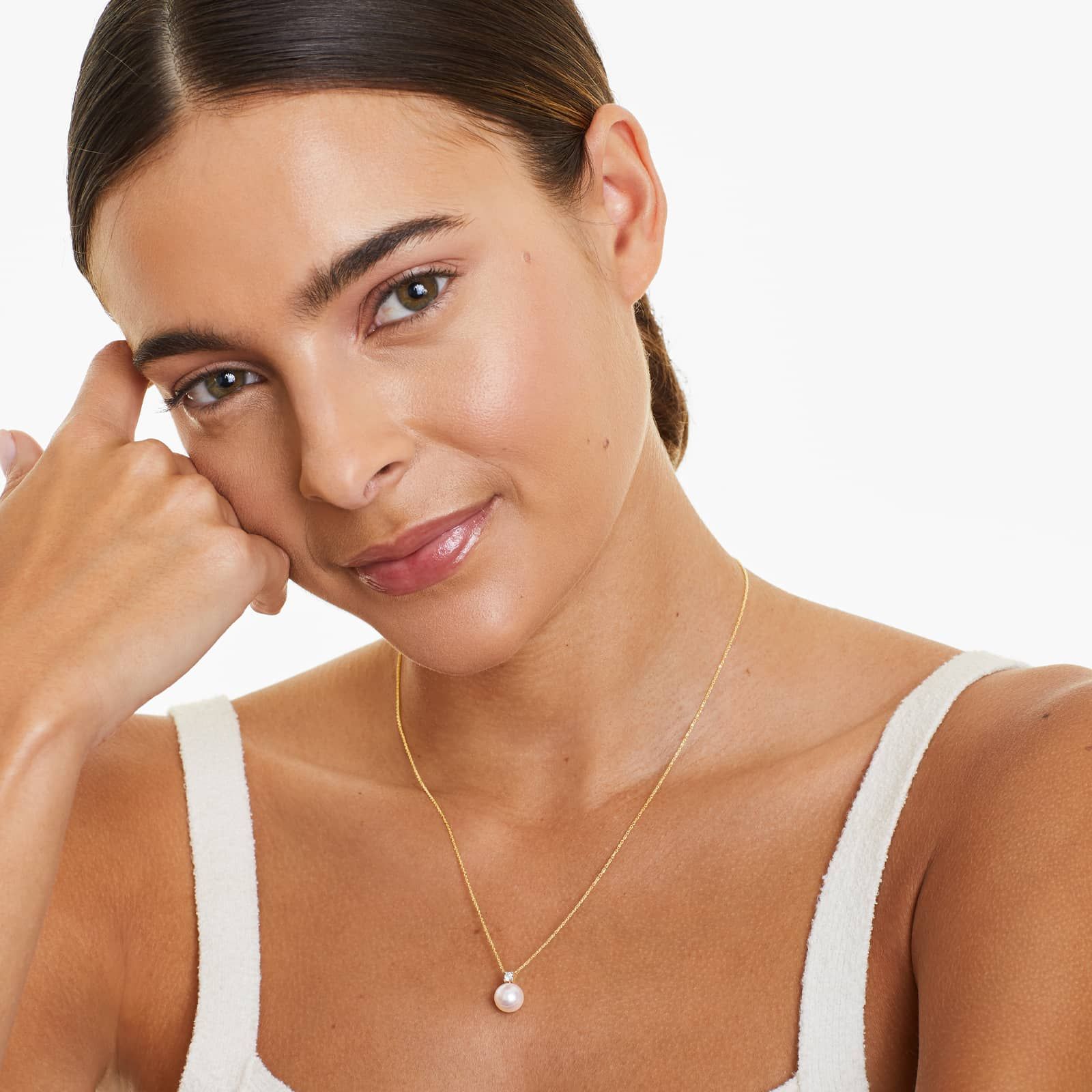 14K Yellow Gold Freshwater Cultured Pearl and Diamond Necklace (8.5-9.0mm)