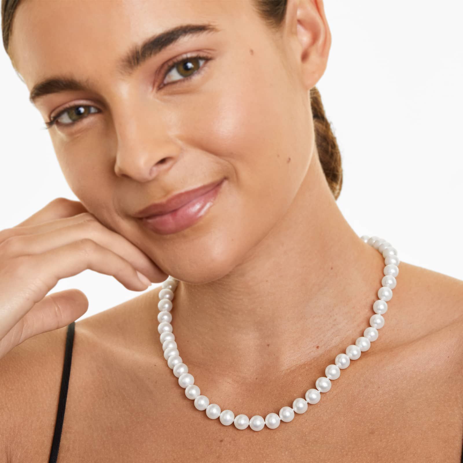 14K White Gold Freshwater Cultured Pearl Fish Clasp 18" Necklace (8.0-9.0mm)