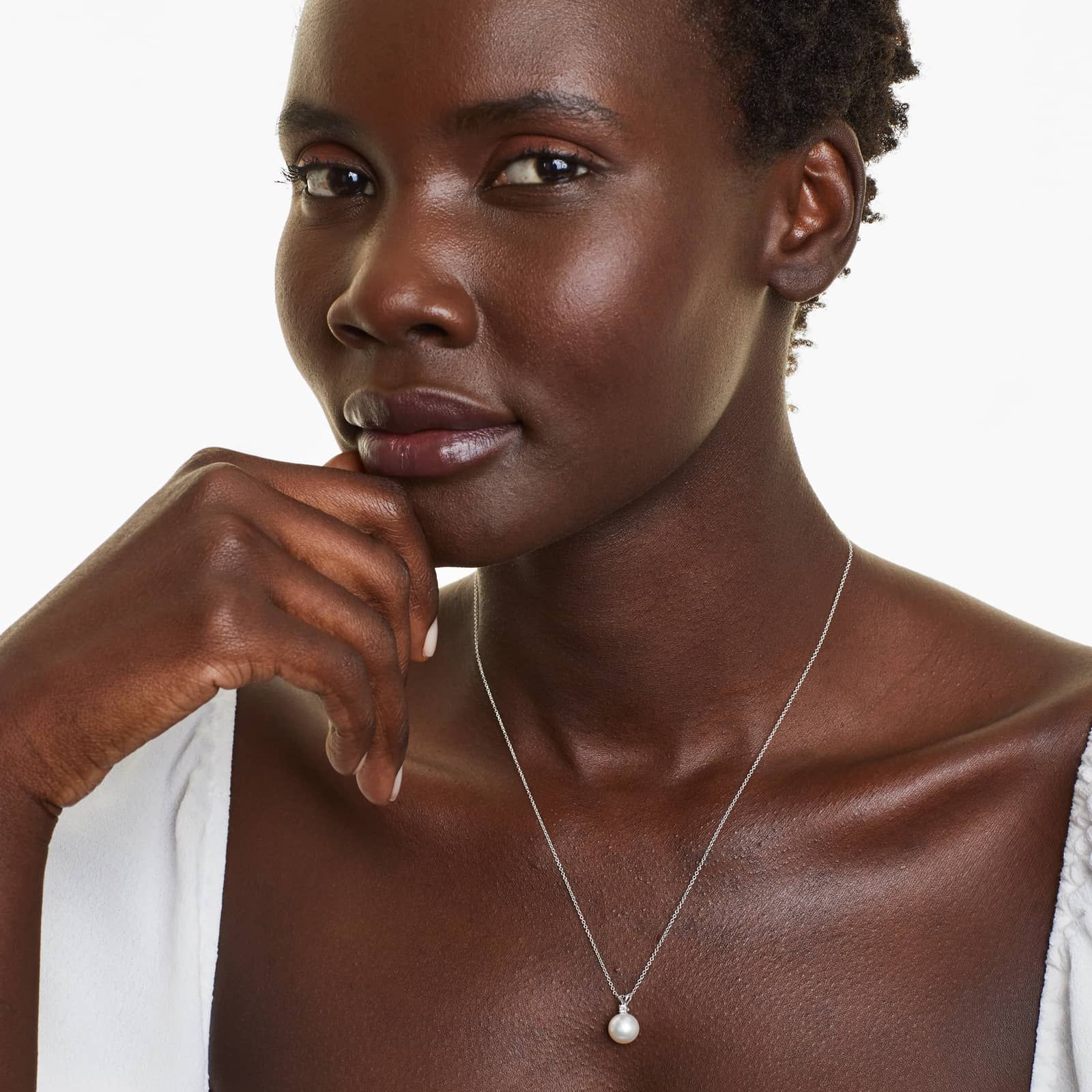 14K White Gold South Sea Cultured Pearl and Diamond Necklace (9.0-10.0mm)