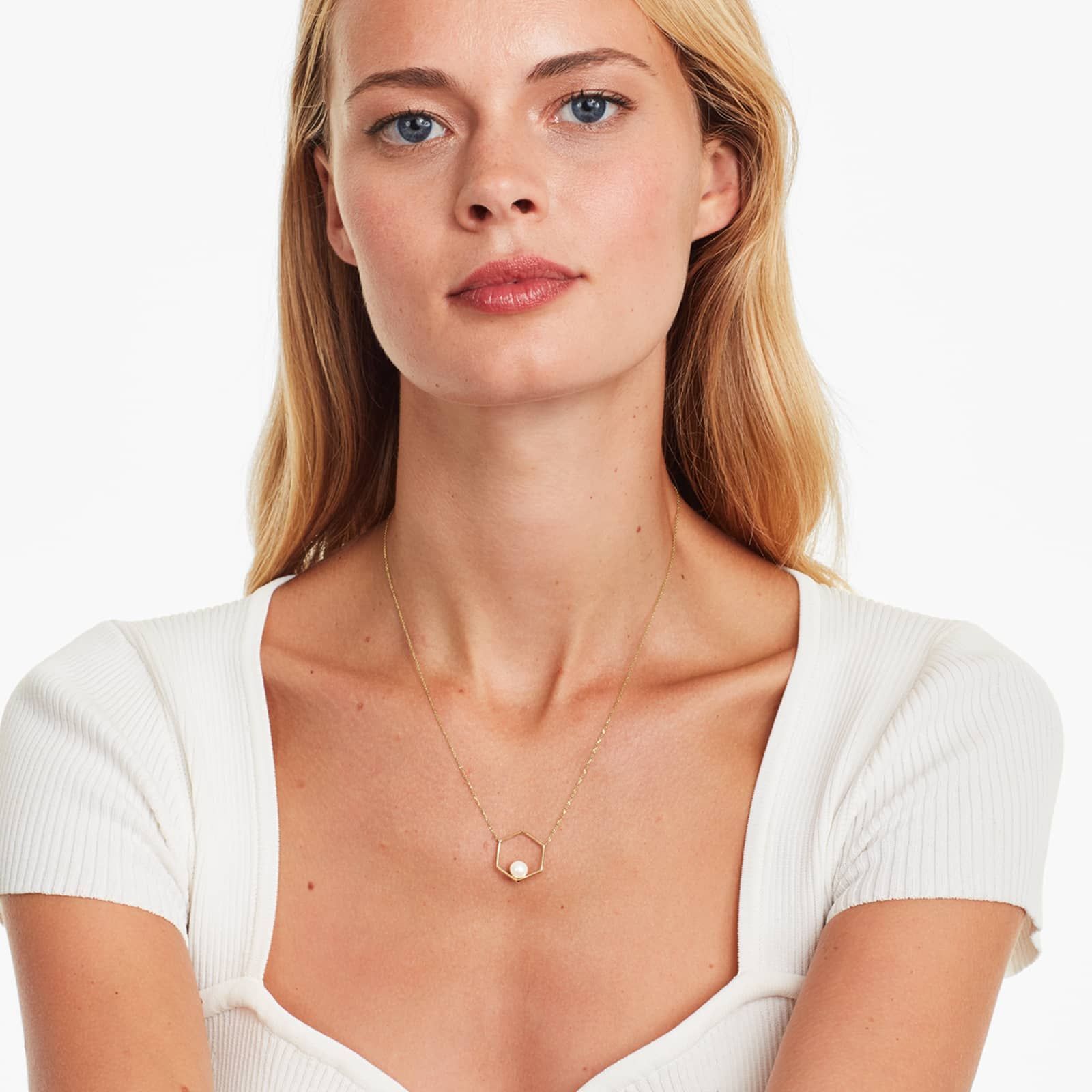 14K Yellow Gold Minimalistic Freshwater Cultured Pearl Necklace