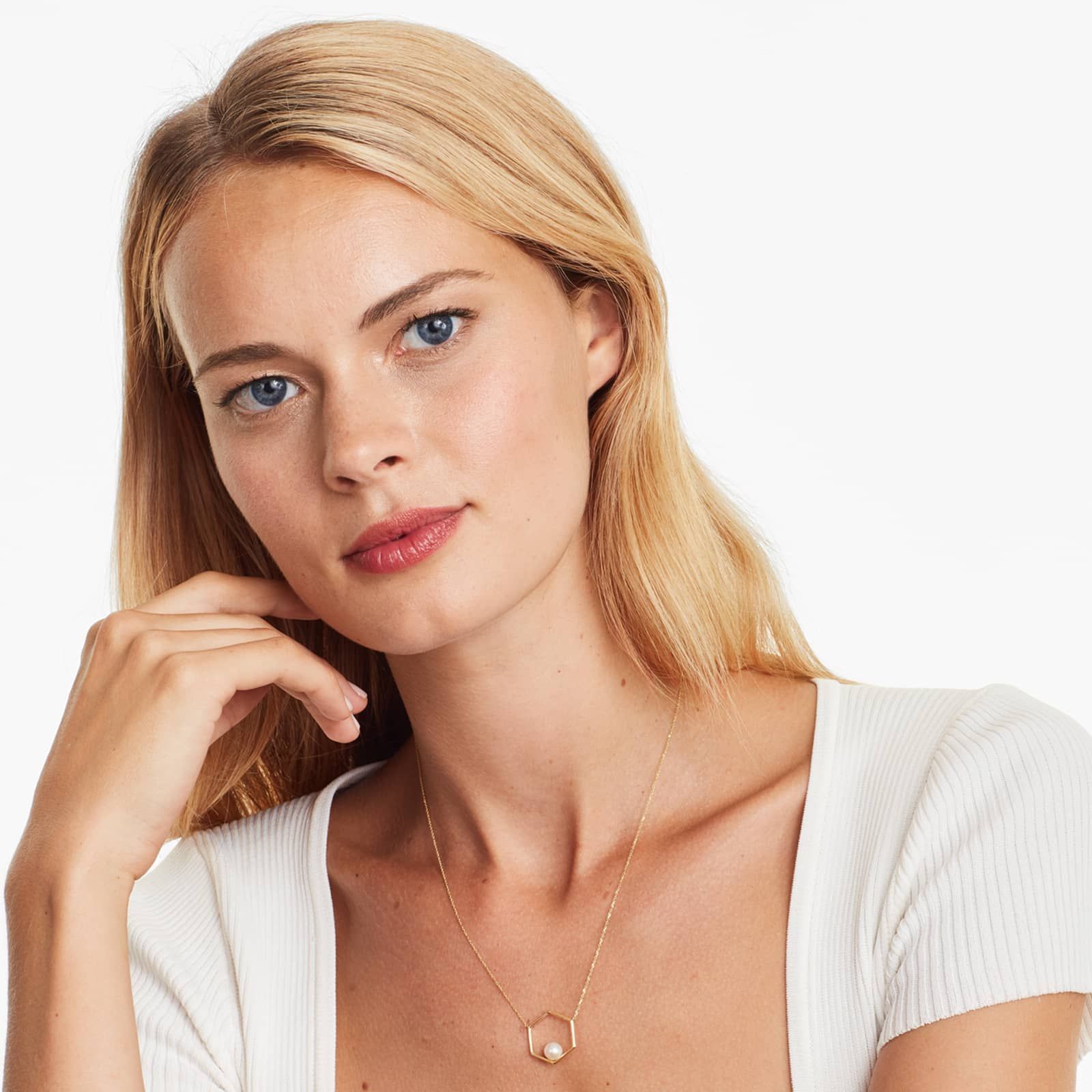 14K Yellow Gold Minimalistic Freshwater Cultured Pearl Necklace