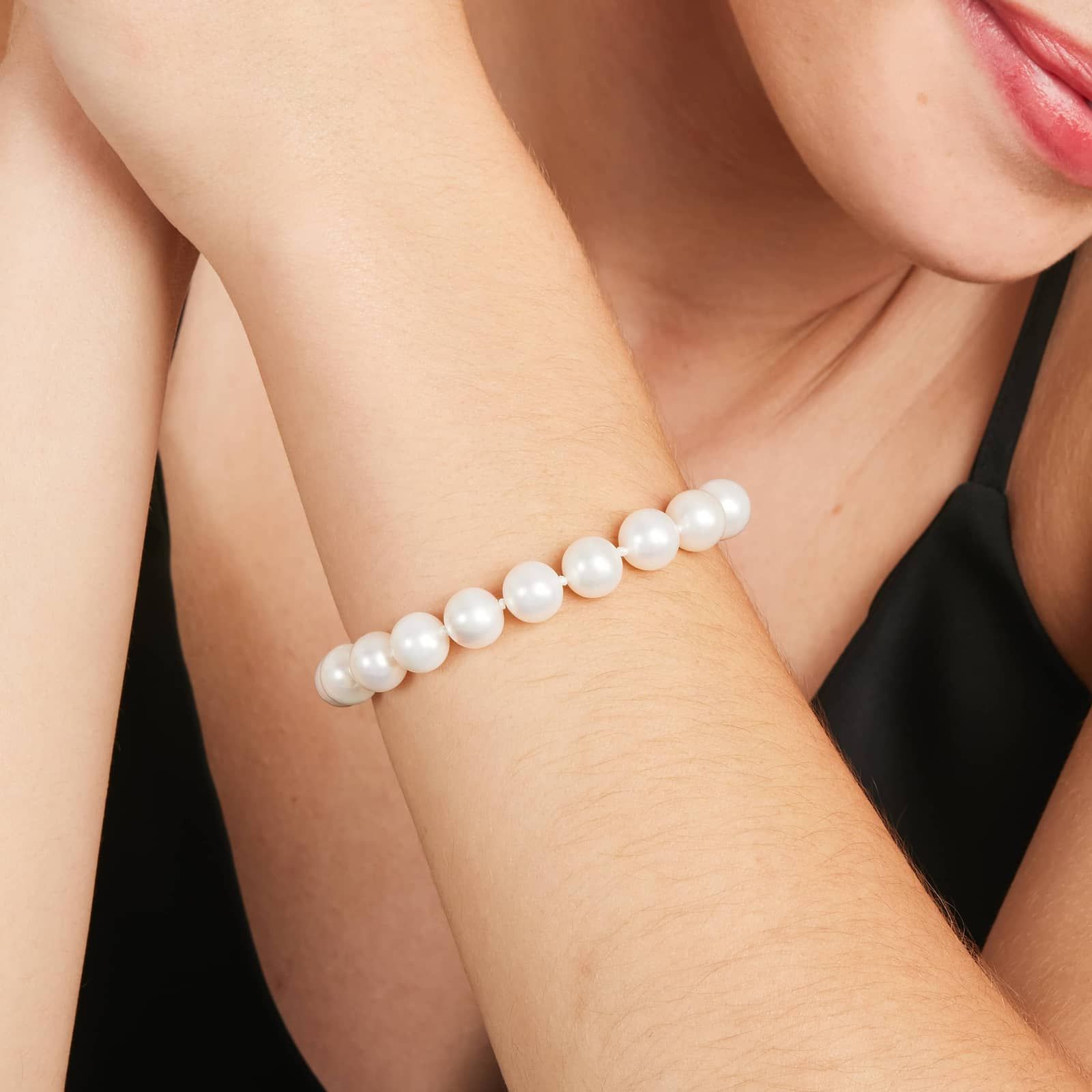 Freshwater Cultured Pearl Fish Clasp Bracelet In 14K Yellow Gold (9-10 mm)