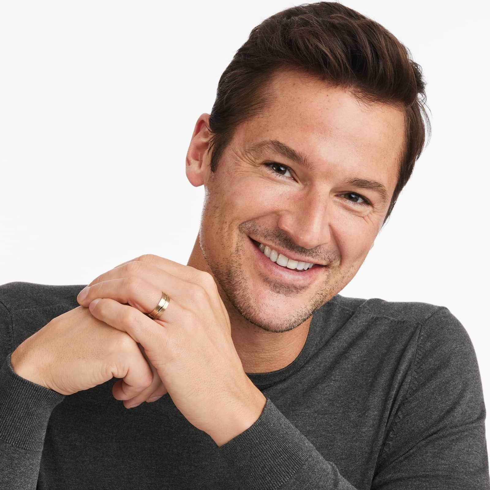 Center Groove Satin Finish Men's Wedding Band In 14K Yellow Gold (7.00mm)