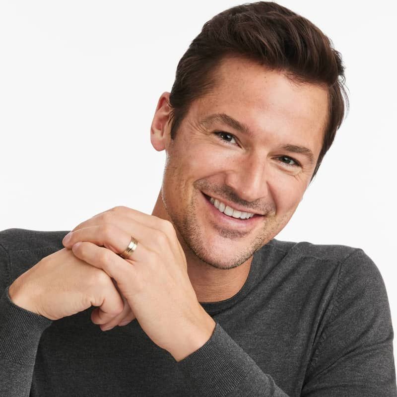 Center Groove Satin Finish Men's Wedding Band In 14K Yellow Gold (7.00mm)