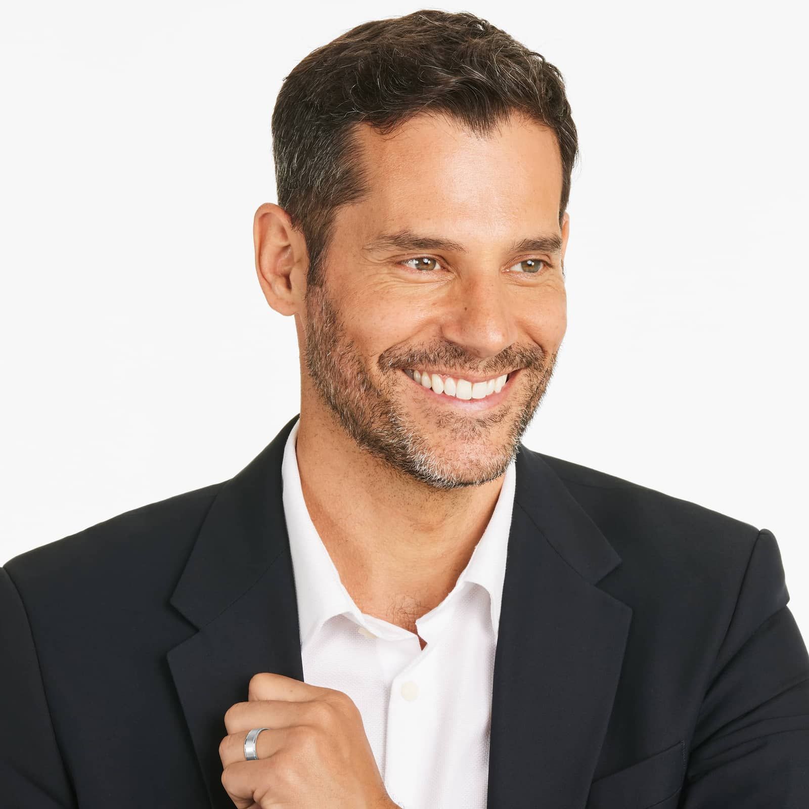 Faceted Men's Wedding Band With Satin Finish Center In Platinum (7.00mm)