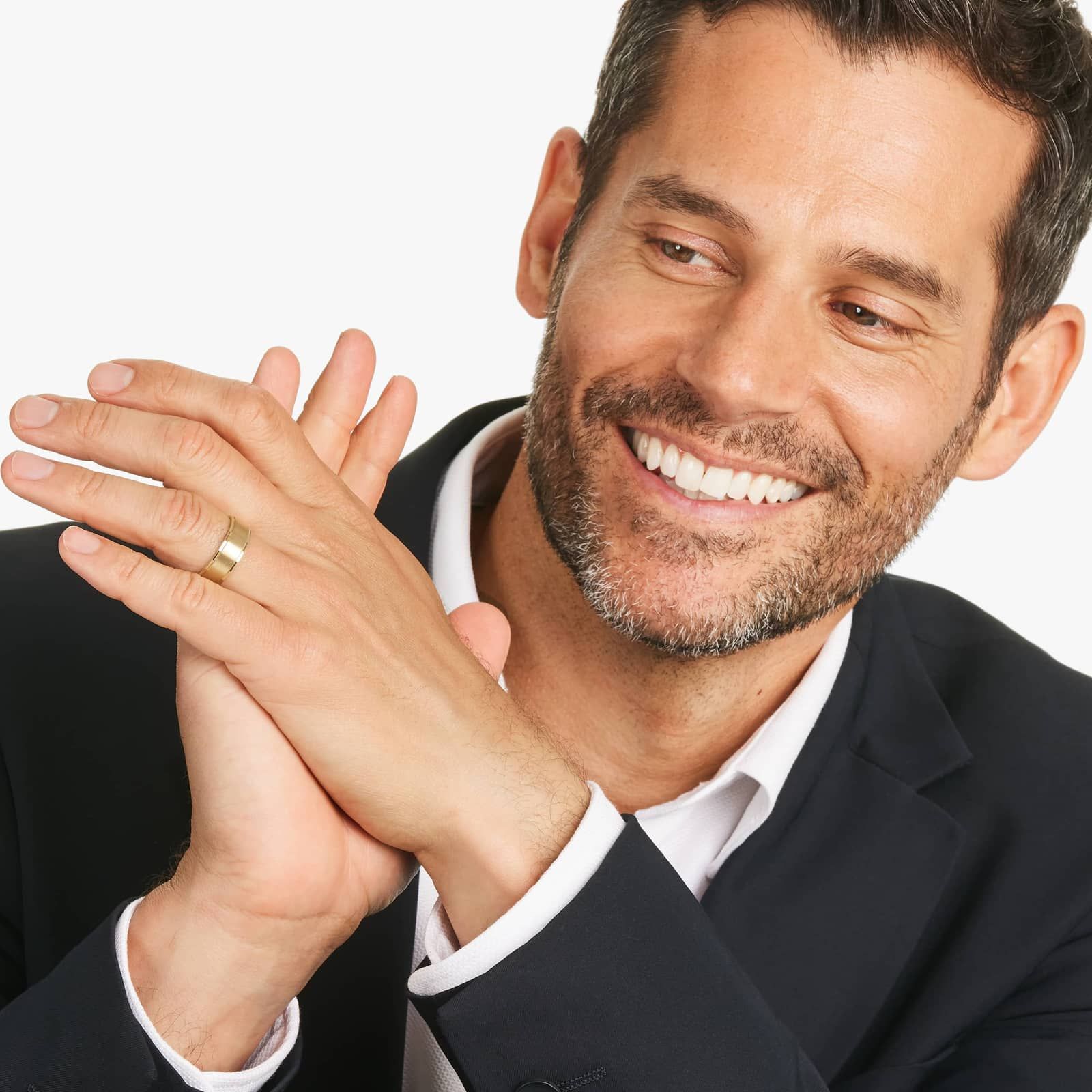 Faceted Men's Wedding Band With Satin Finish Center In 14K Yellow Gold (7.00mm)