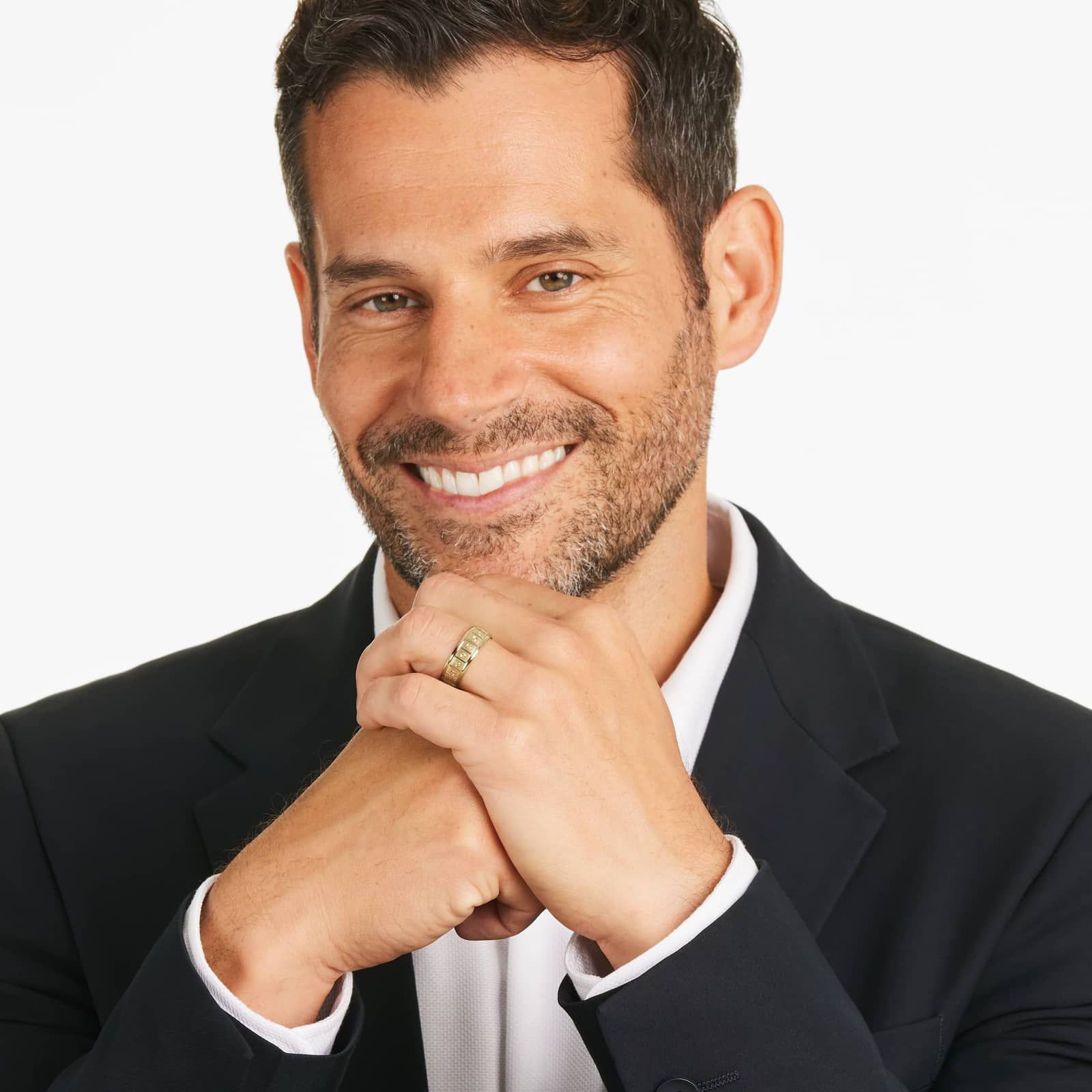 Faceted Block Satin Finish Men's Wedding Band In 14K Yellow Gold (7.00mm)