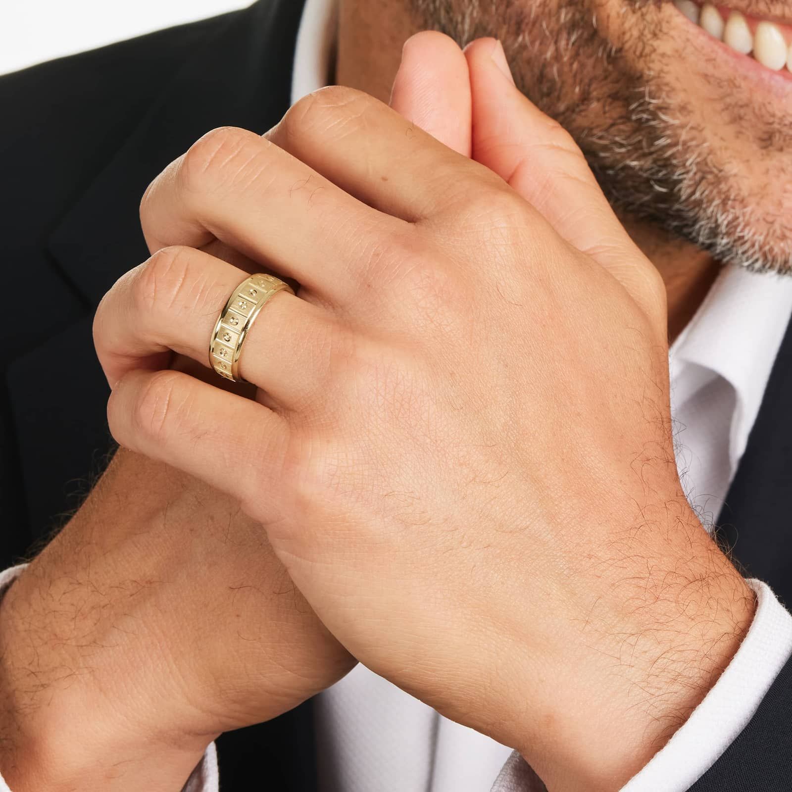 Faceted Block Satin Finish Men's Wedding Band In 14K Yellow Gold (7.00mm)