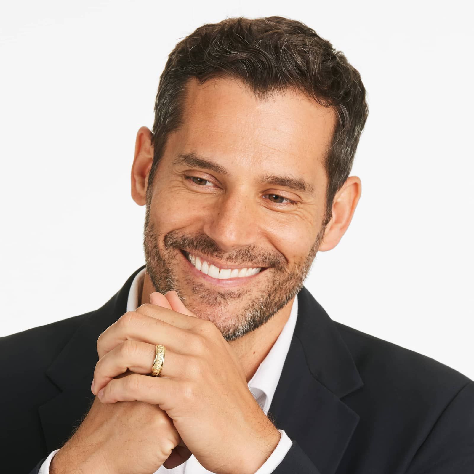 Faceted Block Satin Finish Men's Wedding Band In 14K Yellow Gold (7.00mm)