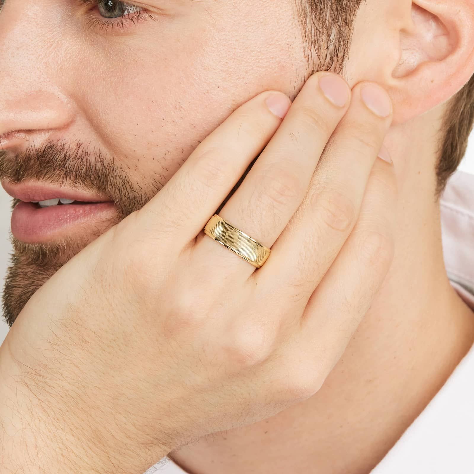 Oblique Design Men's Wedding Band In 14K Yellow Gold (7.00mm)