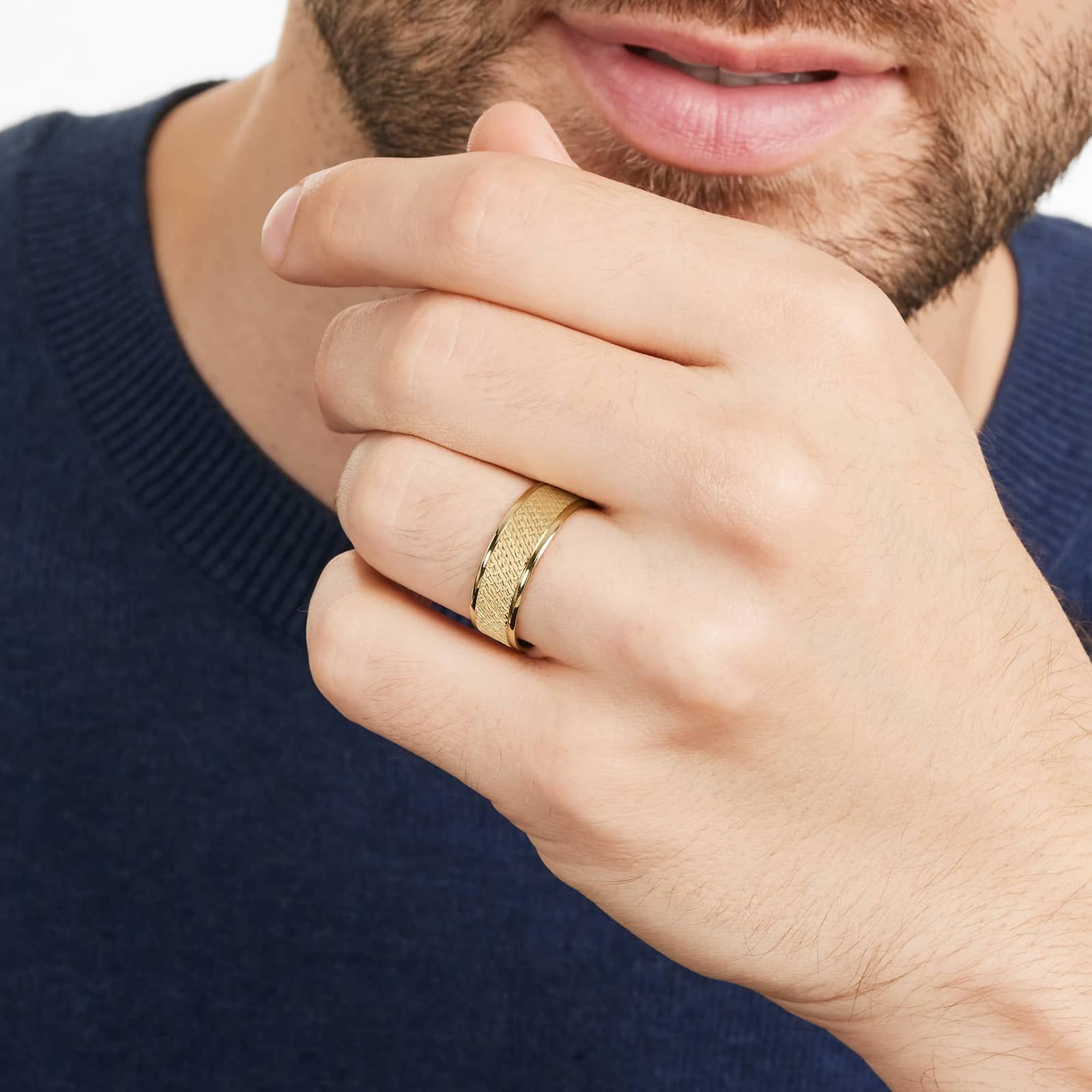 Cross Hatch Design Men's Wedding Band In 14K Yellow Gold (7.00mm)