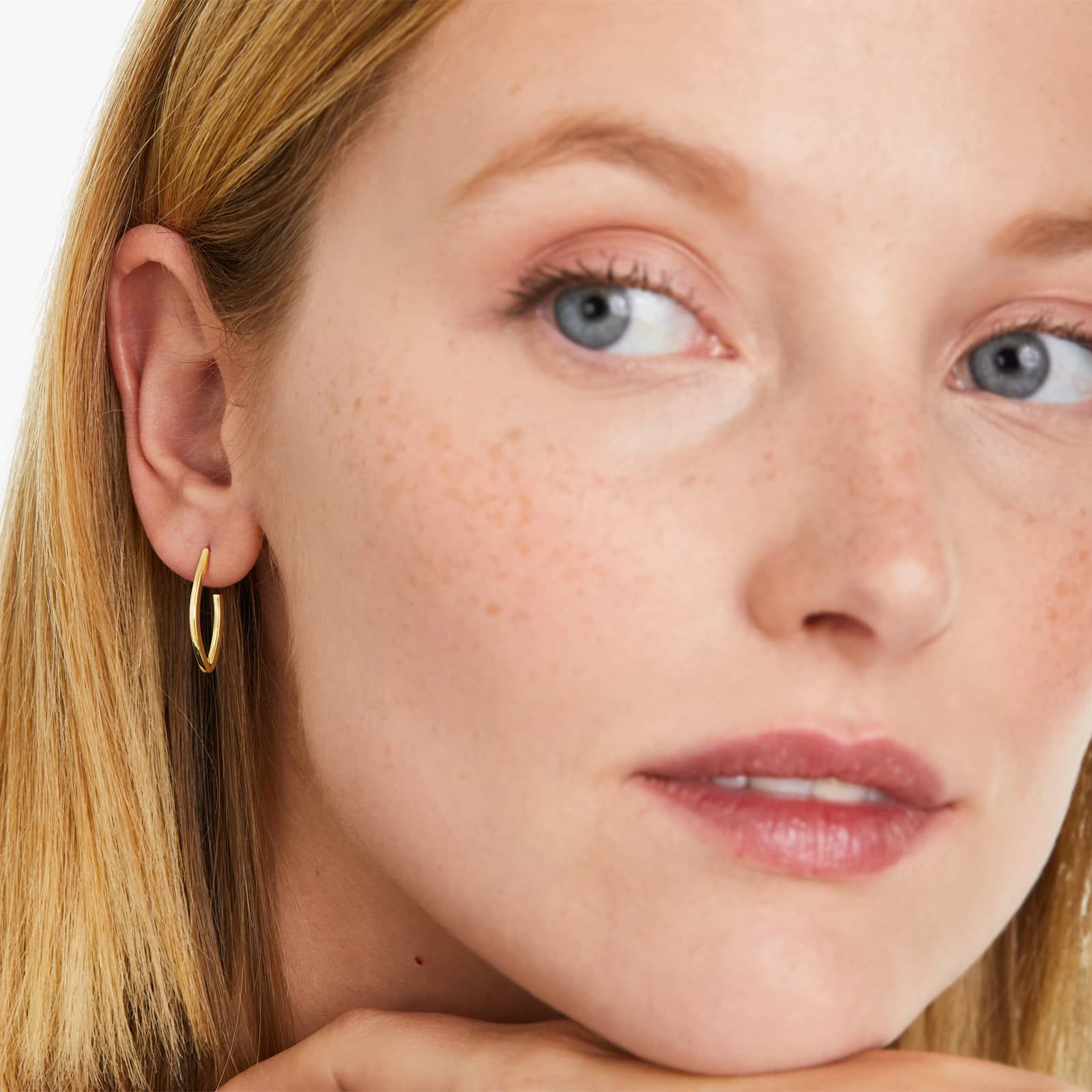 Teardrop Silhouette Hoop Earrings In 14K Yellow Gold