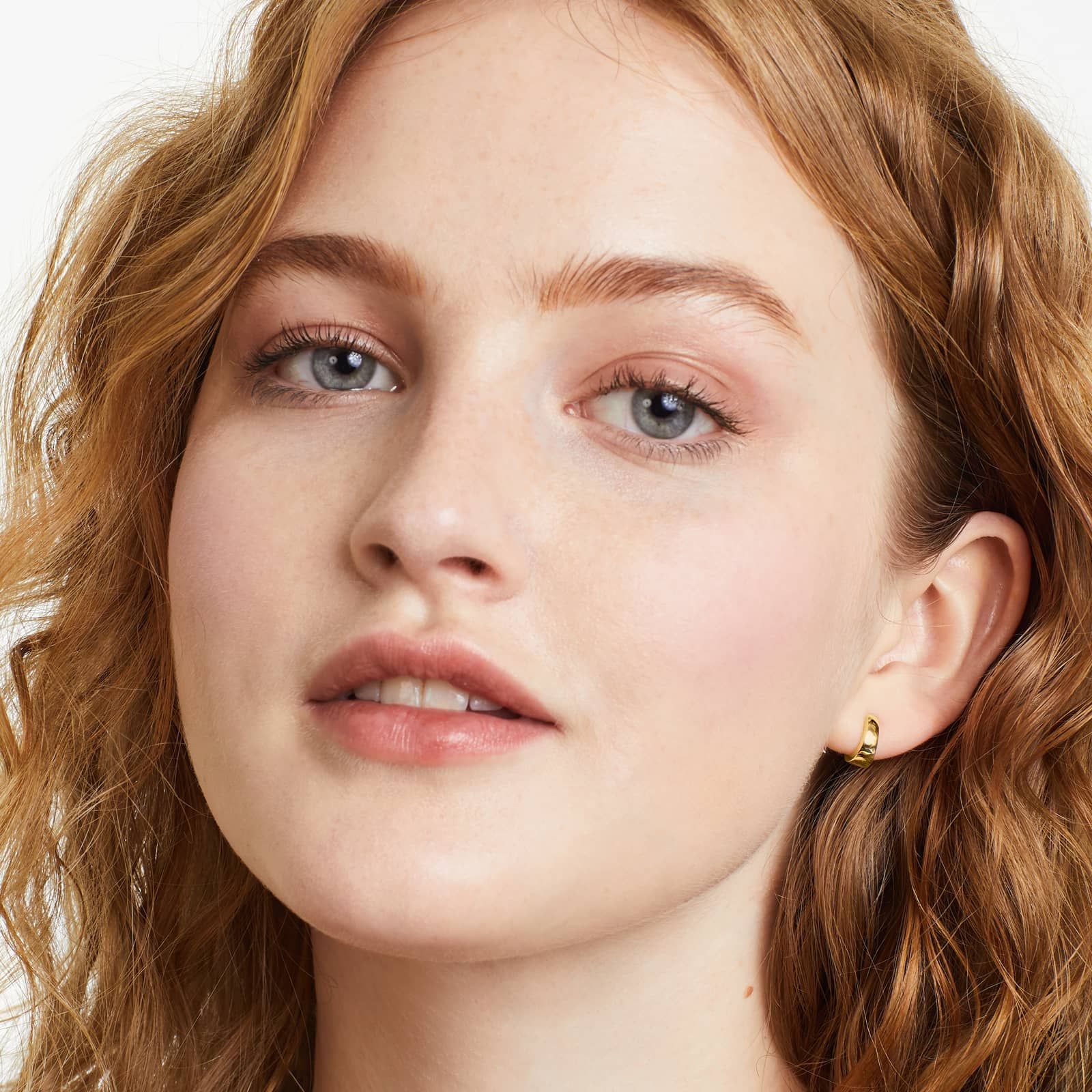 Tapered Hoop Earrings In 14K Yellow Gold