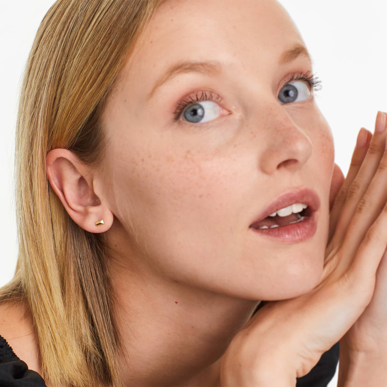 Elongated Pyramid Stud Earrings In 14K Yellow Gold