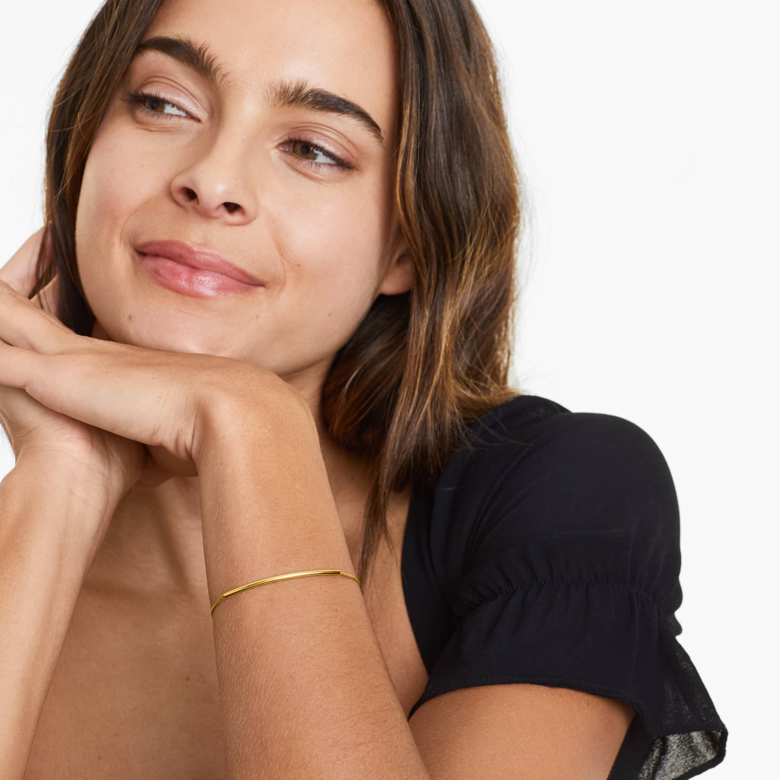 Curved Bar Bolo Bracelet In 14K Yellow Gold